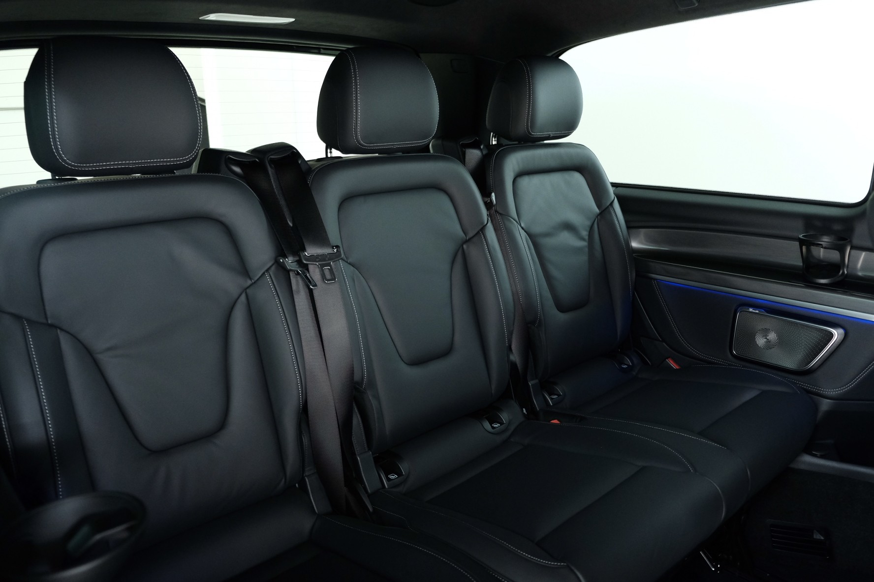 MERCEDES-BENZ V 300 d lang Swiss Edition 9G-Tronic-image-13