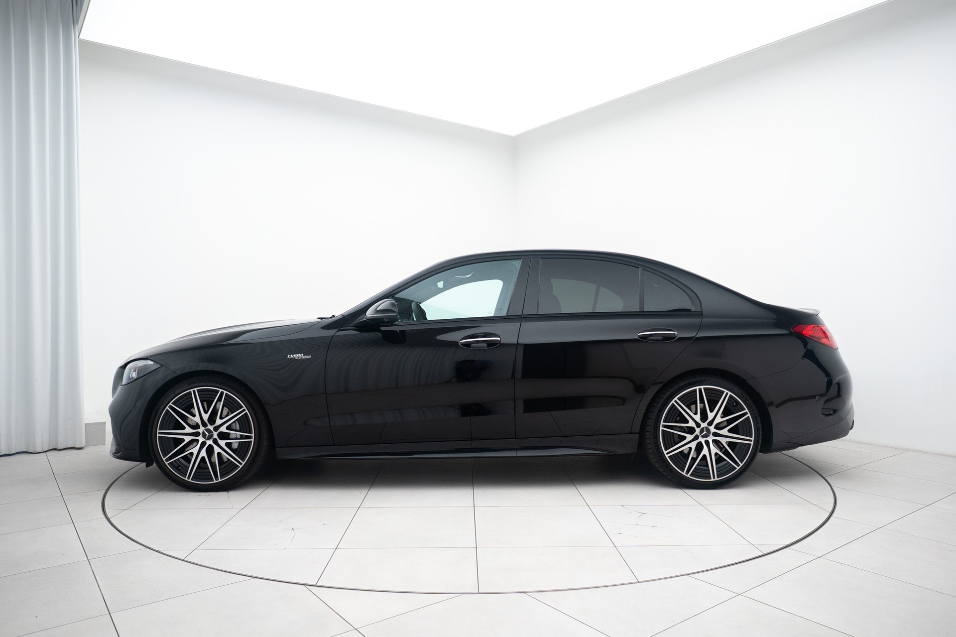 MERCEDES-BENZ C 43 AMG 4 Matic Executive Edition-showroom-element-1