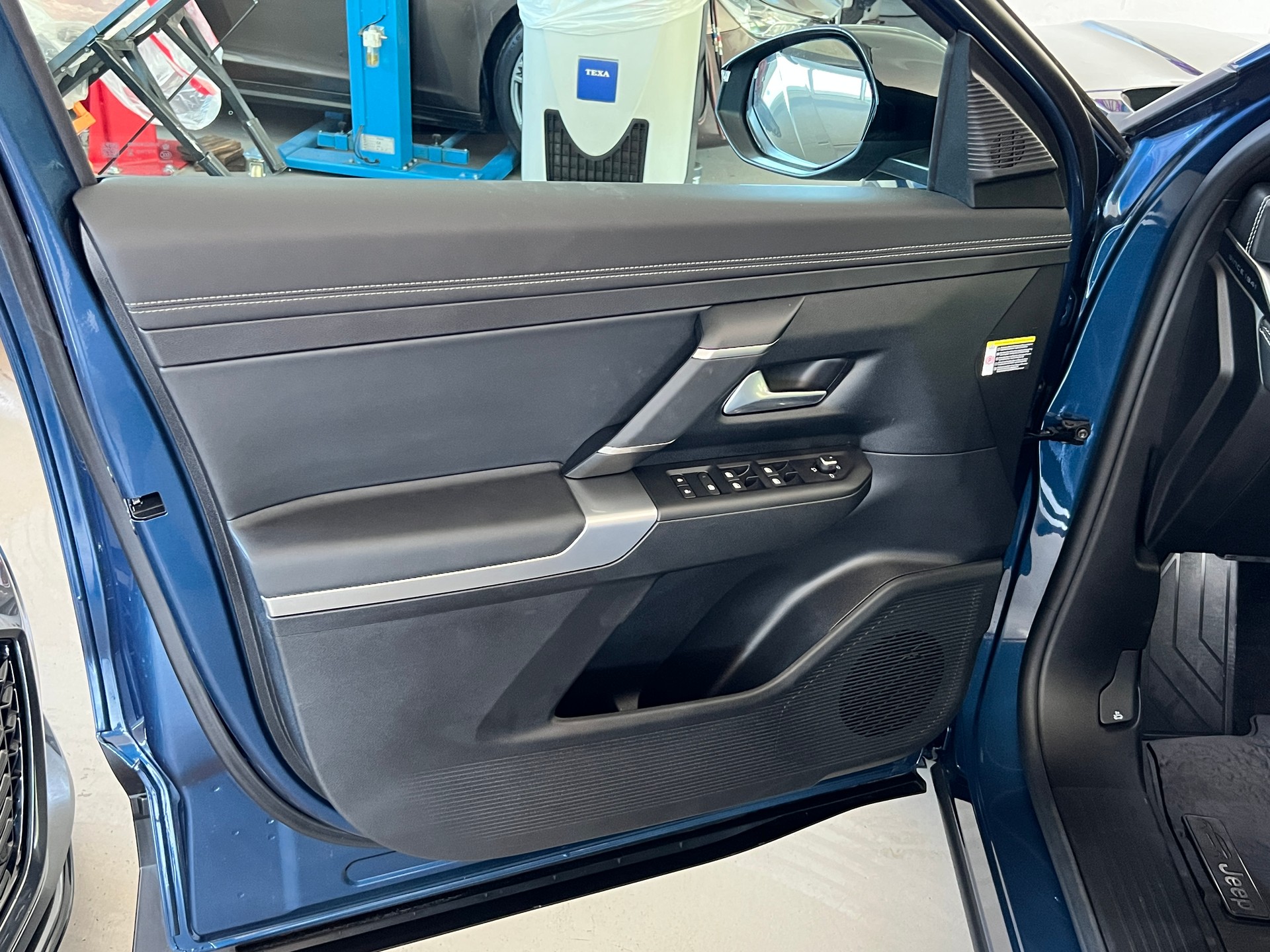 JEEP Compass 1.2 T e-Hybrid First Edition-image-27