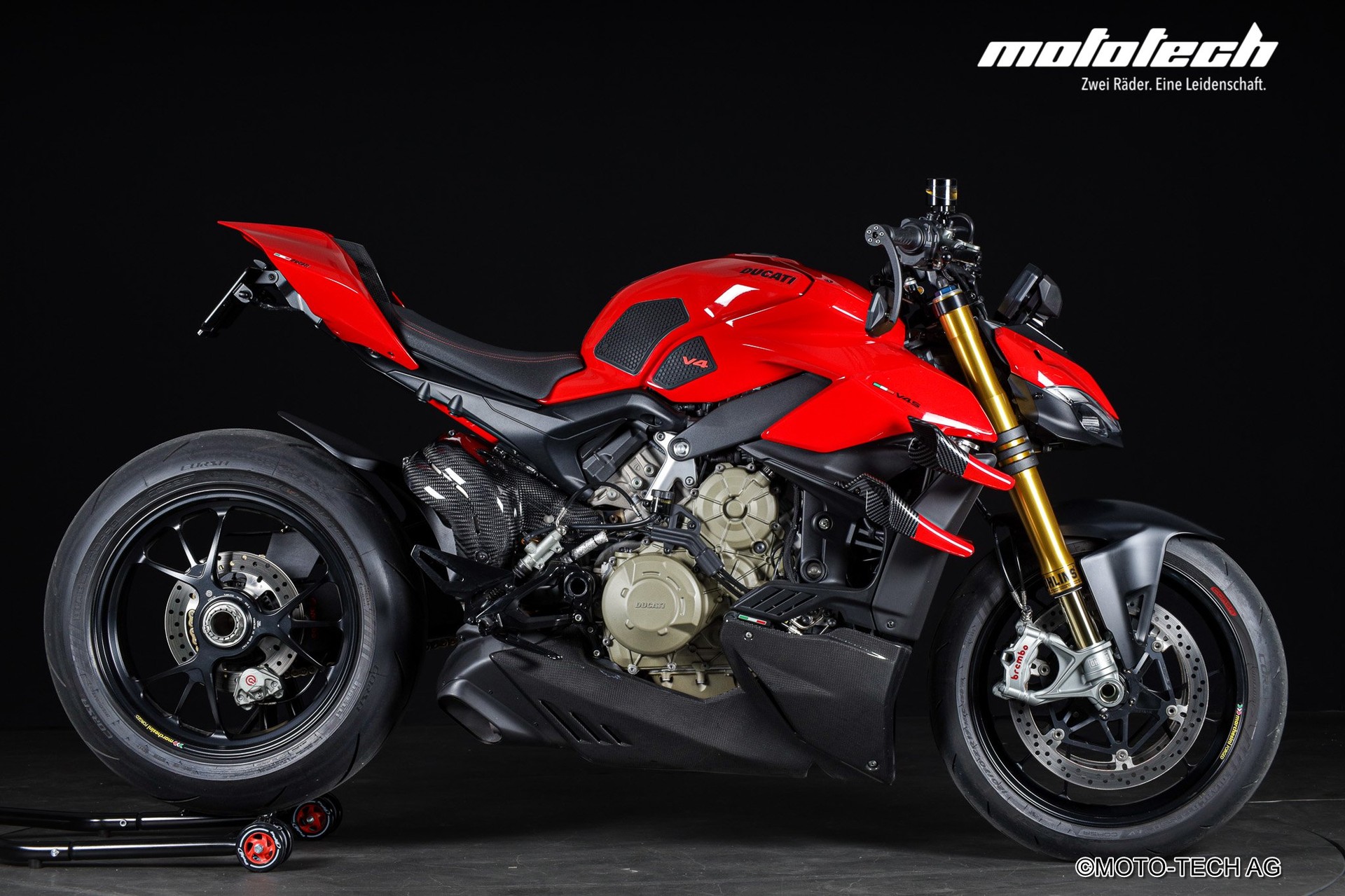 DUCATI Streetfighter V4 S CARBON-showroom-element-1