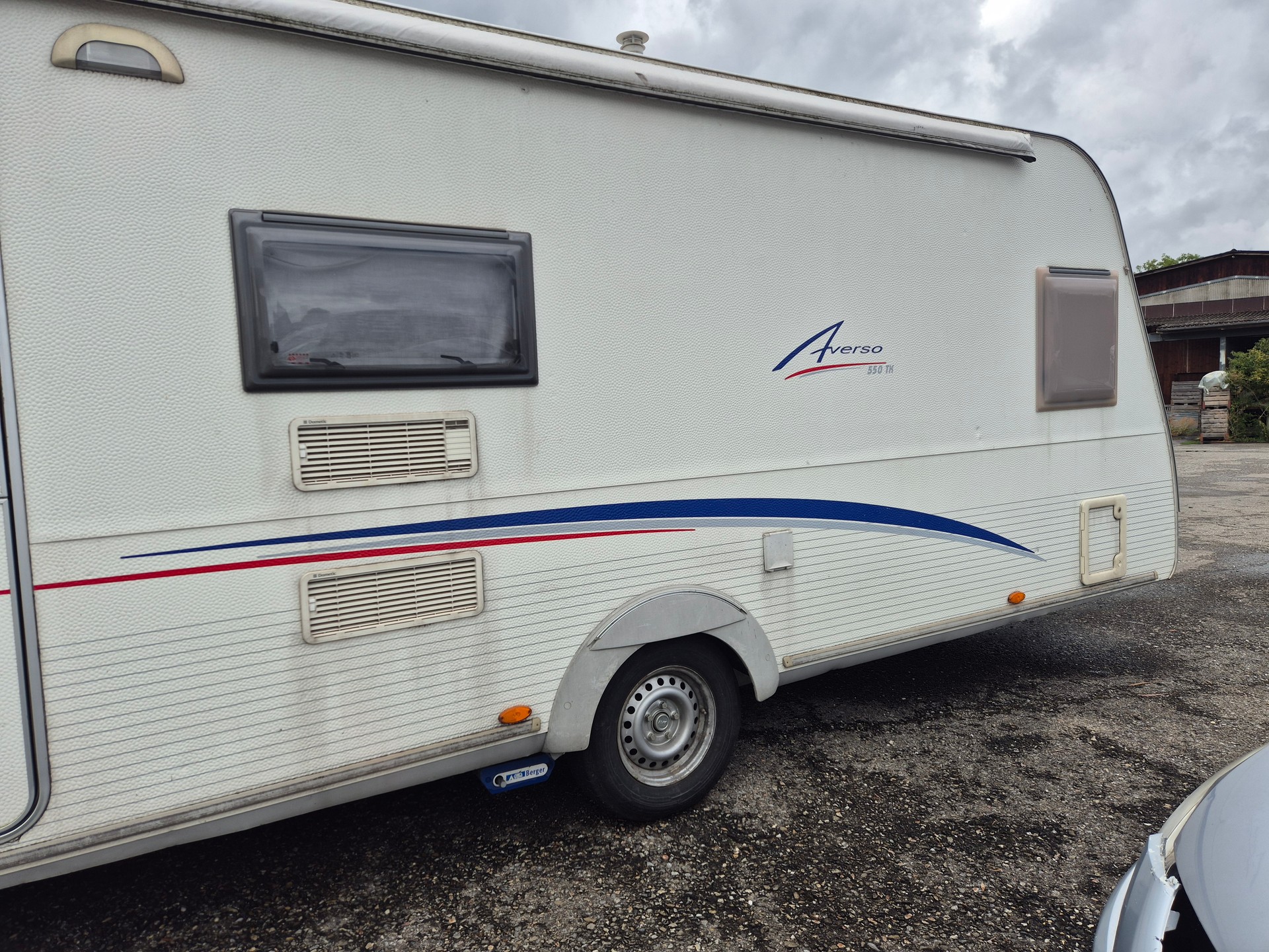 BÜRSTNER Averso 550TK gepflegt Top mit Mover-image-4