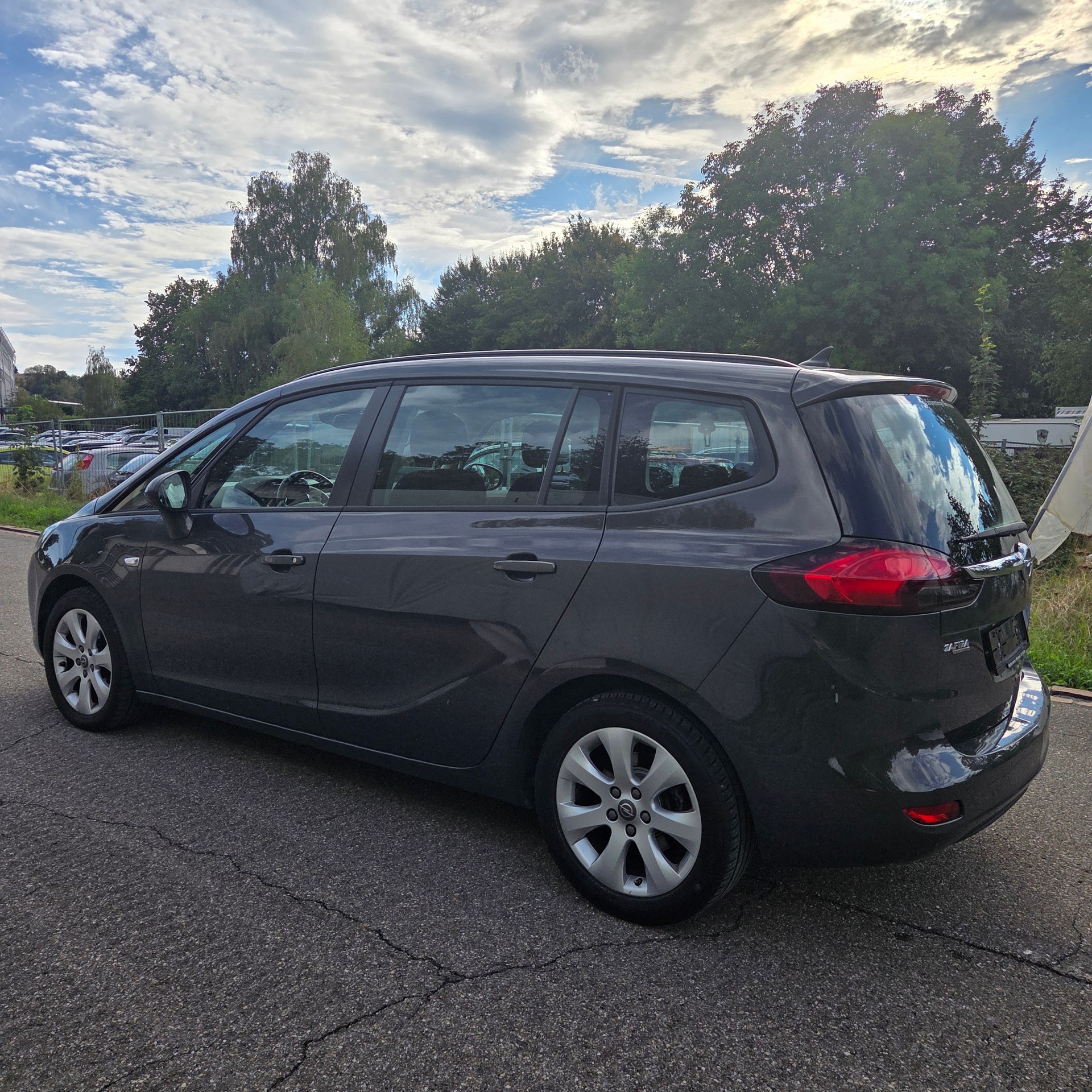 OPEL Zafira Tourer 1.6 CDTi Business Line-image-2