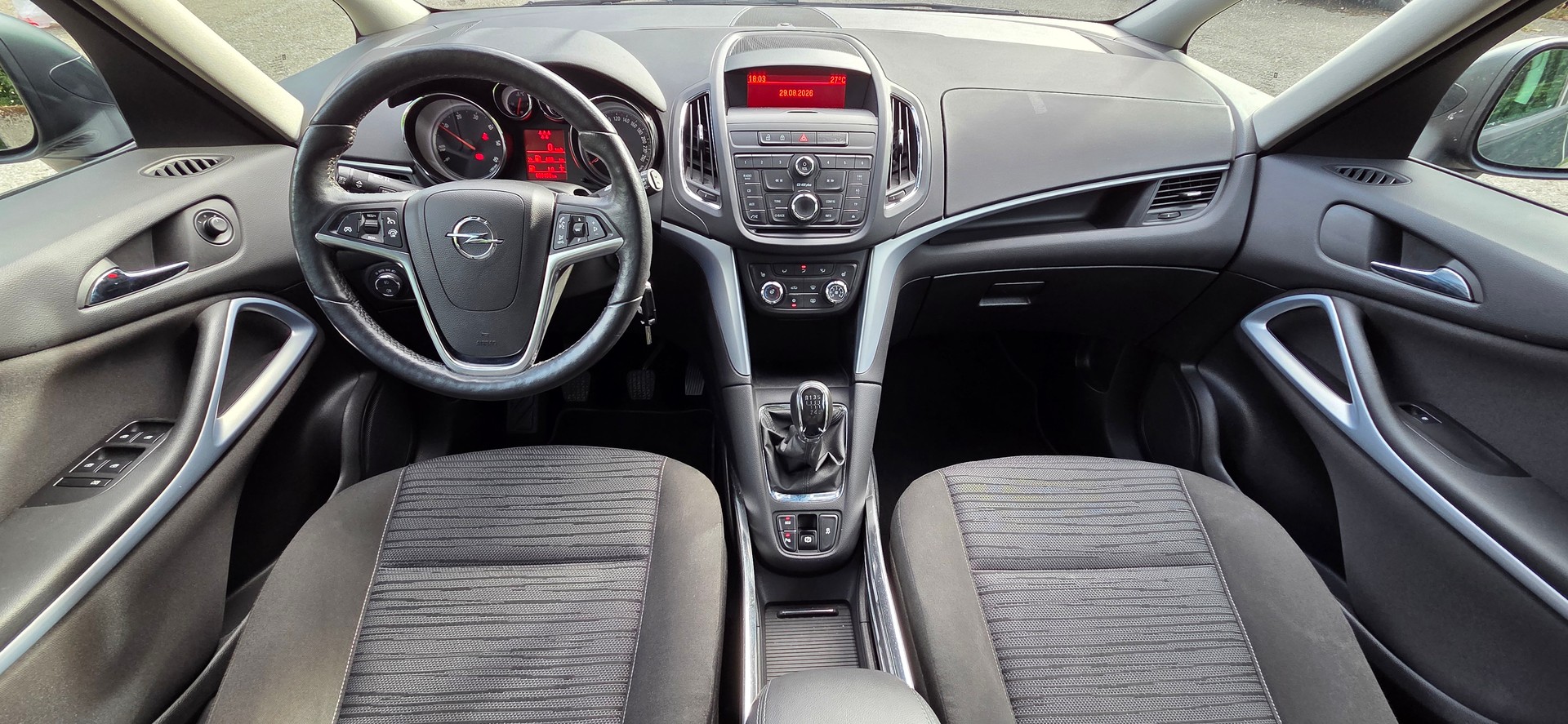 OPEL Zafira Tourer 1.6 CDTi Business Line-image-9