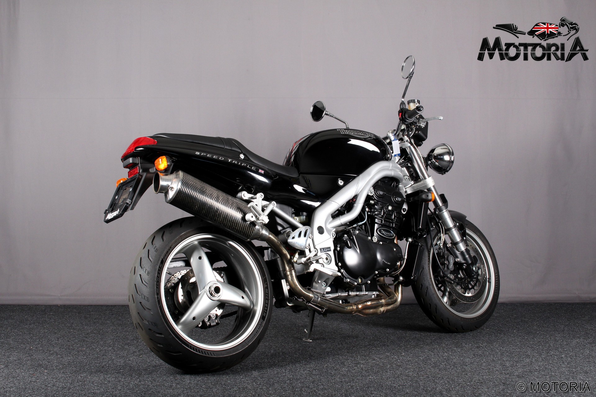 TRIUMPH Speed Triple 955i-showroom-element-2