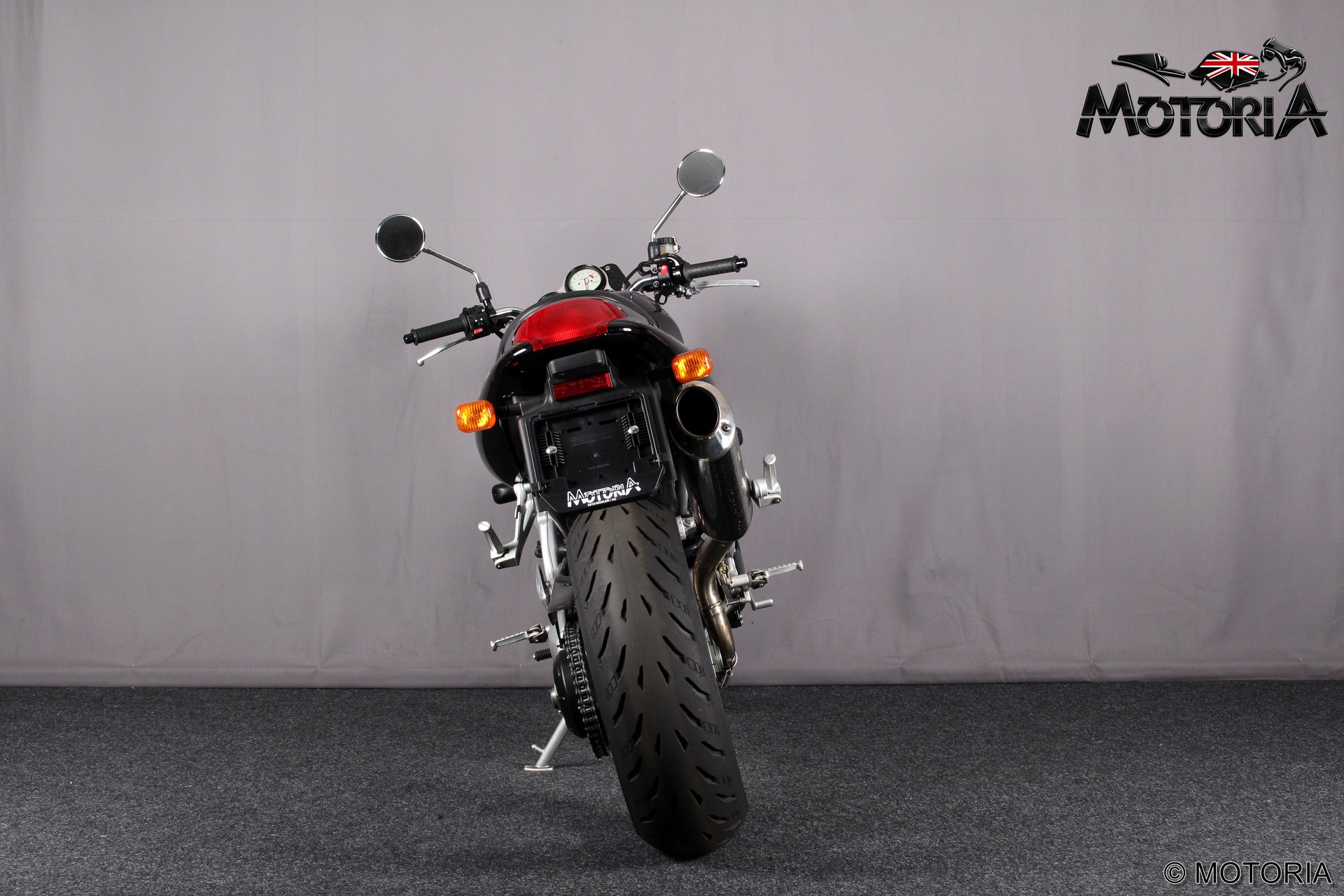 TRIUMPH Speed Triple 955i-showroom-element-3