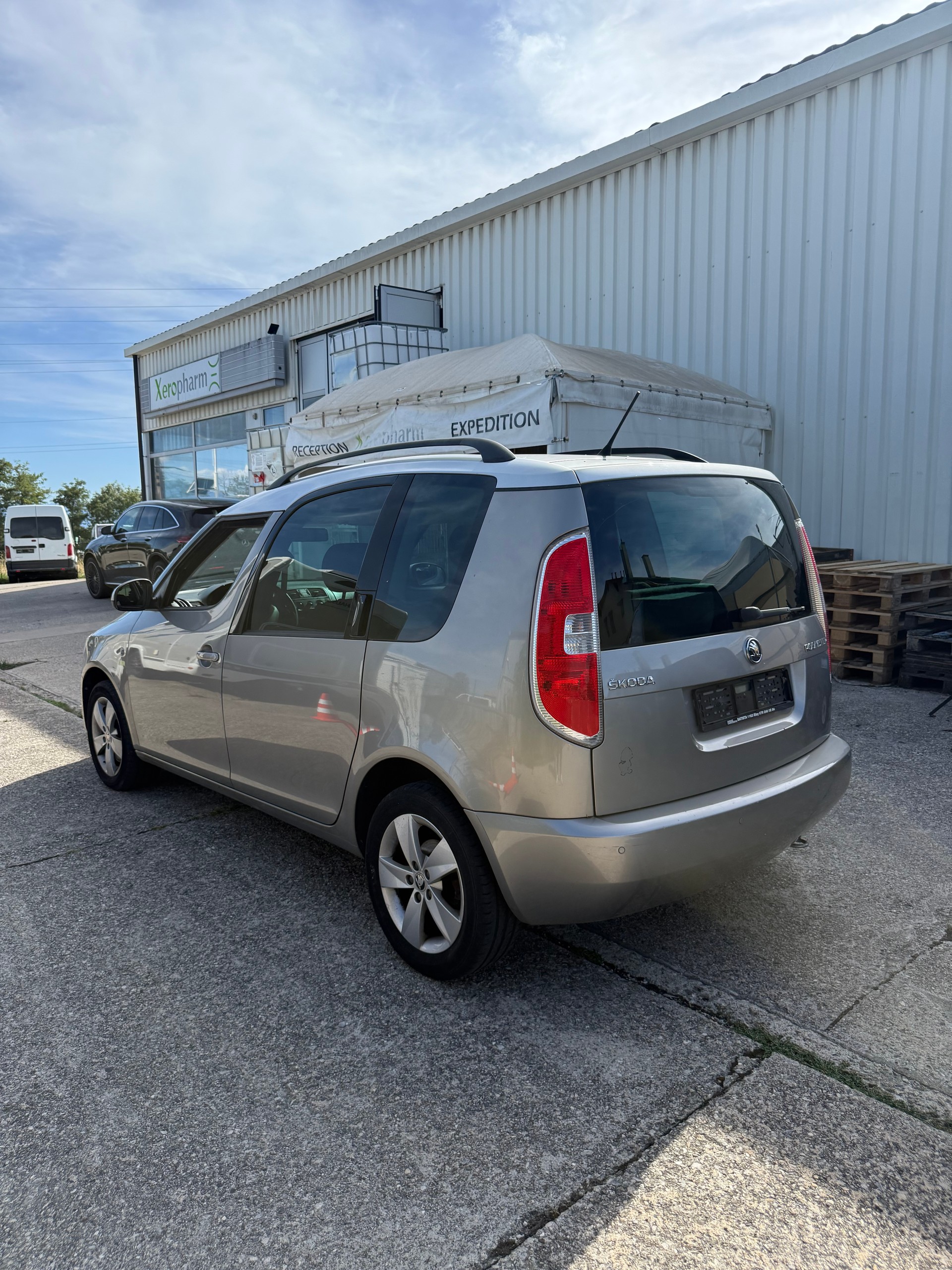 SKODA Roomster 1.2 TSI Elegance DSG-image-2