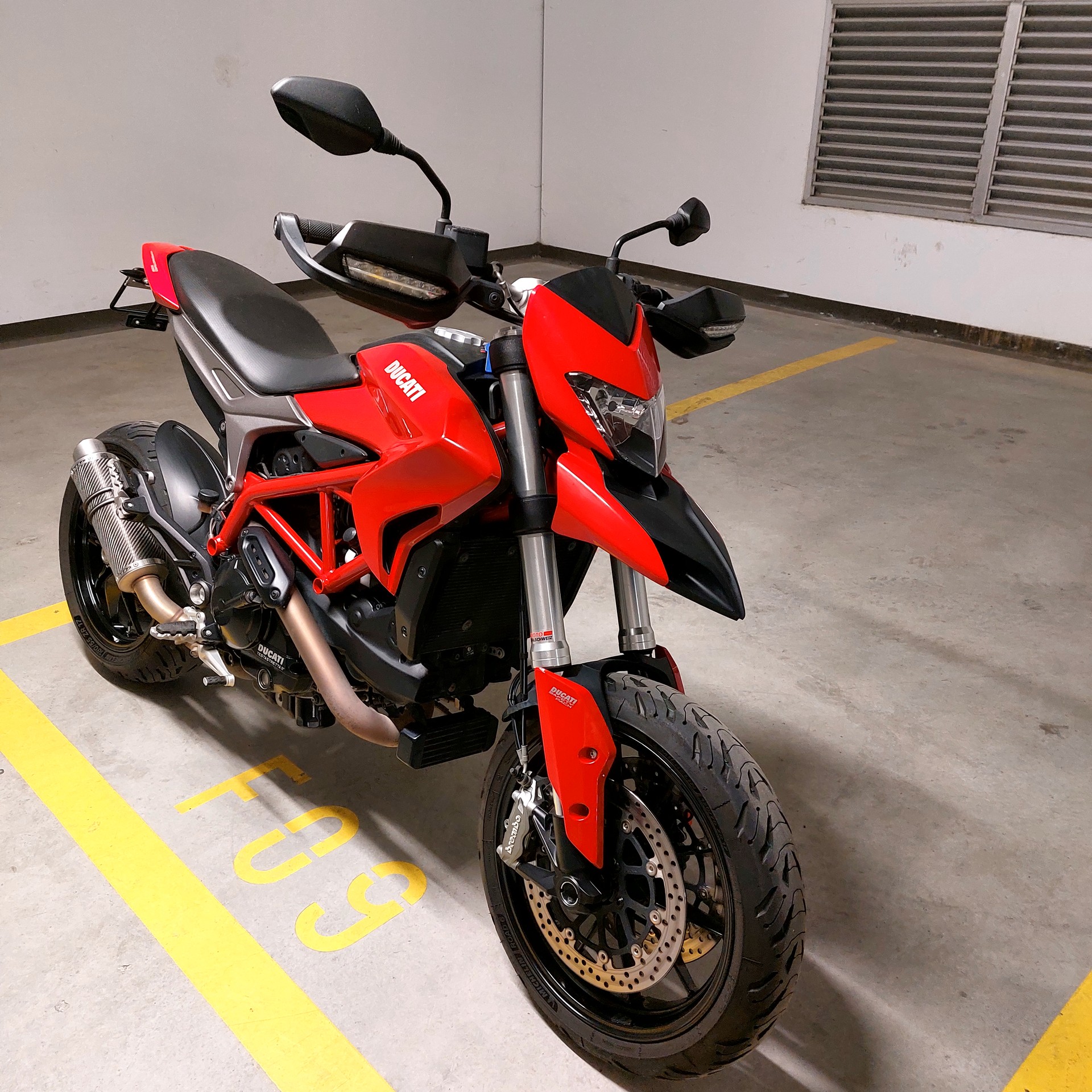 DUCATI Hypermotard 939-image-1