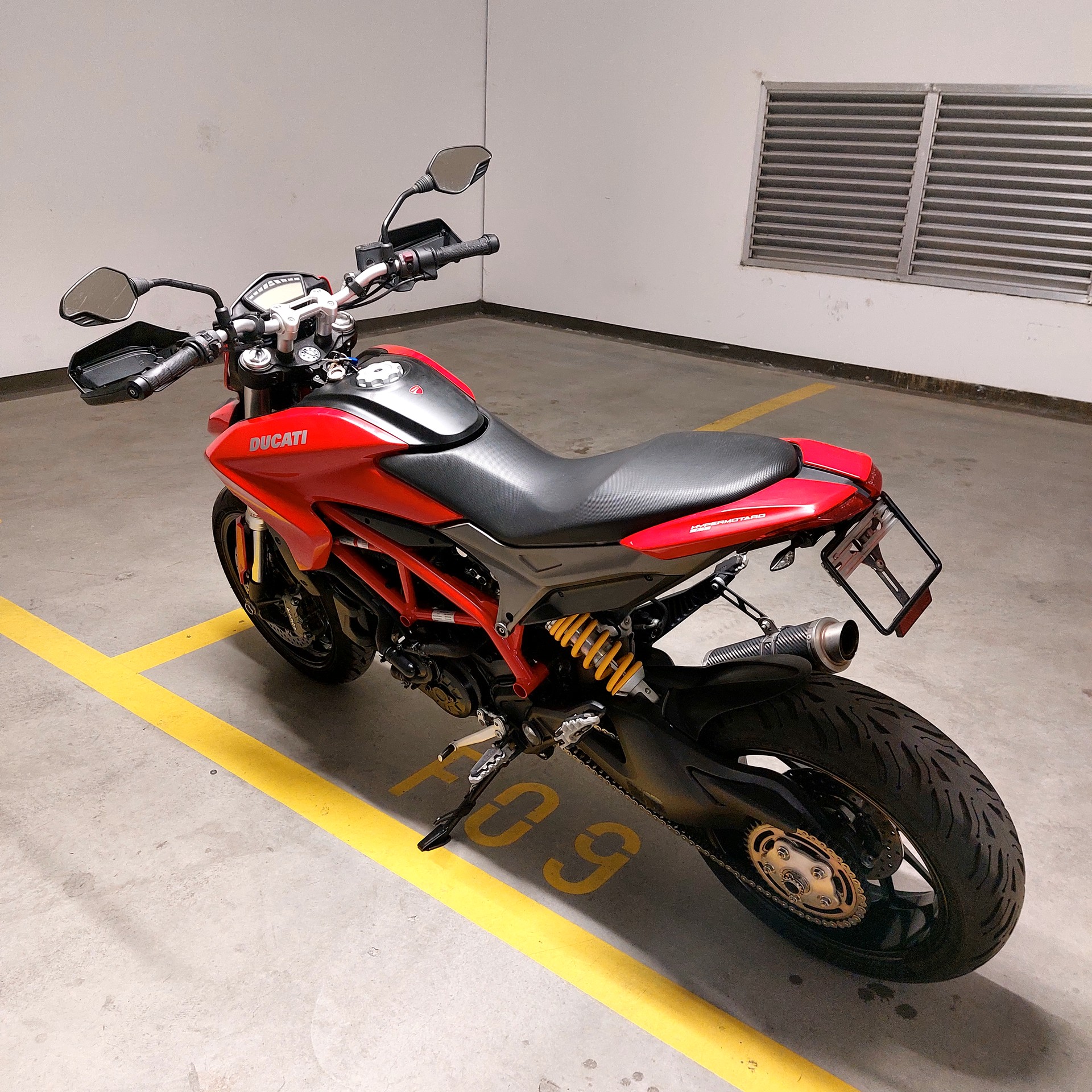 DUCATI Hypermotard 939-image-4