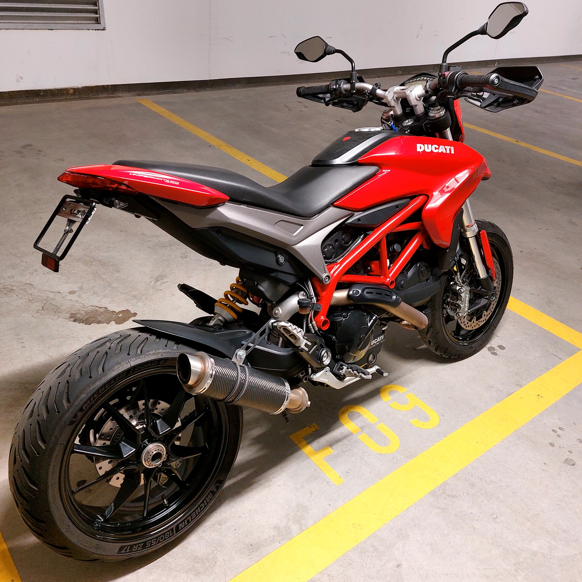 DUCATI Hypermotard 939