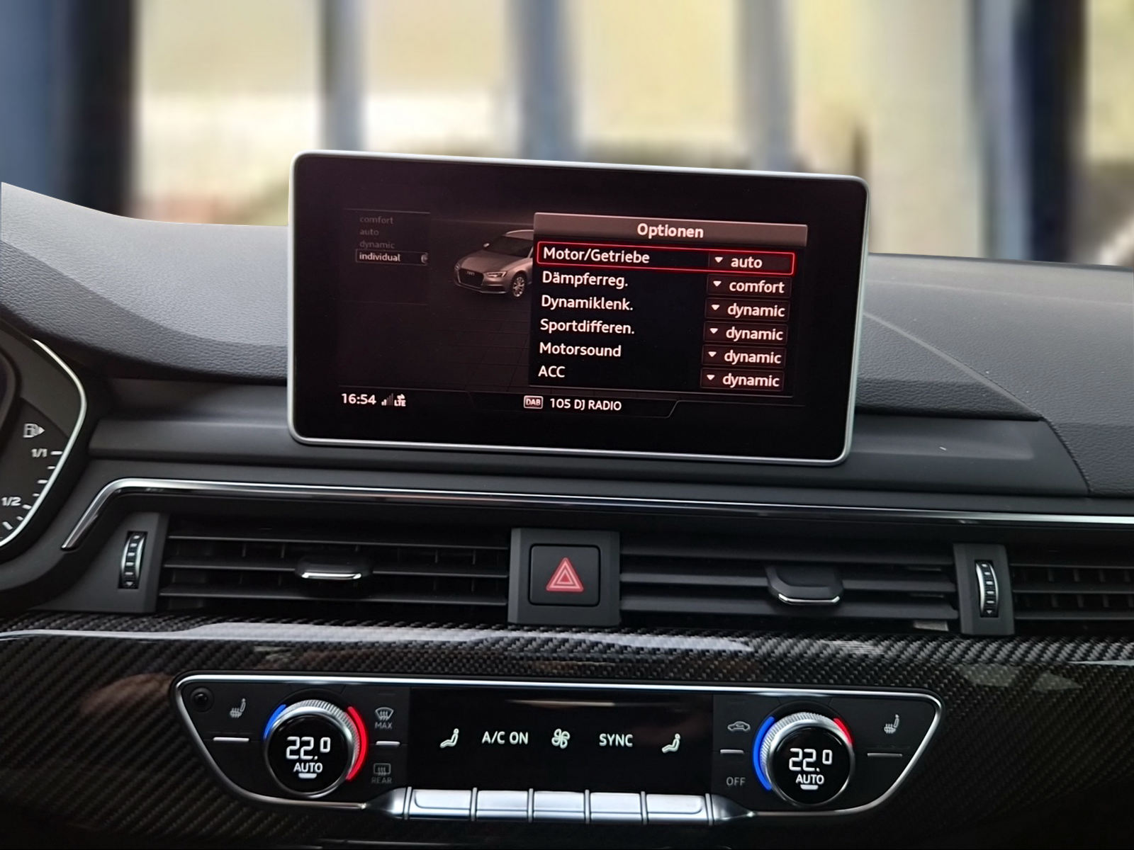AUDI RS4 Avant 2.9 TFSI quattro tiptronic Gletscherweiss Metallic-image-13