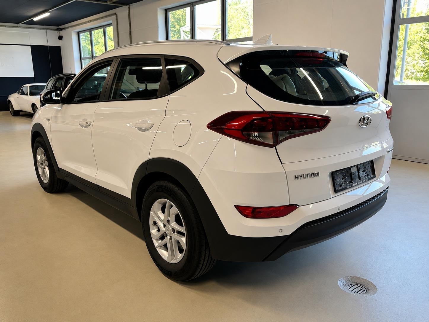 HYUNDAI Tucson 1.7 CRDI Plena 2WD DCT7-image-10
