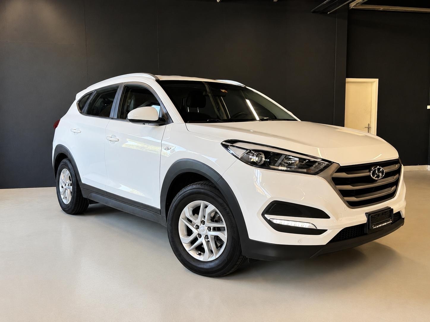 HYUNDAI Tucson 1.7 CRDI Plena 2WD DCT7-image-3
