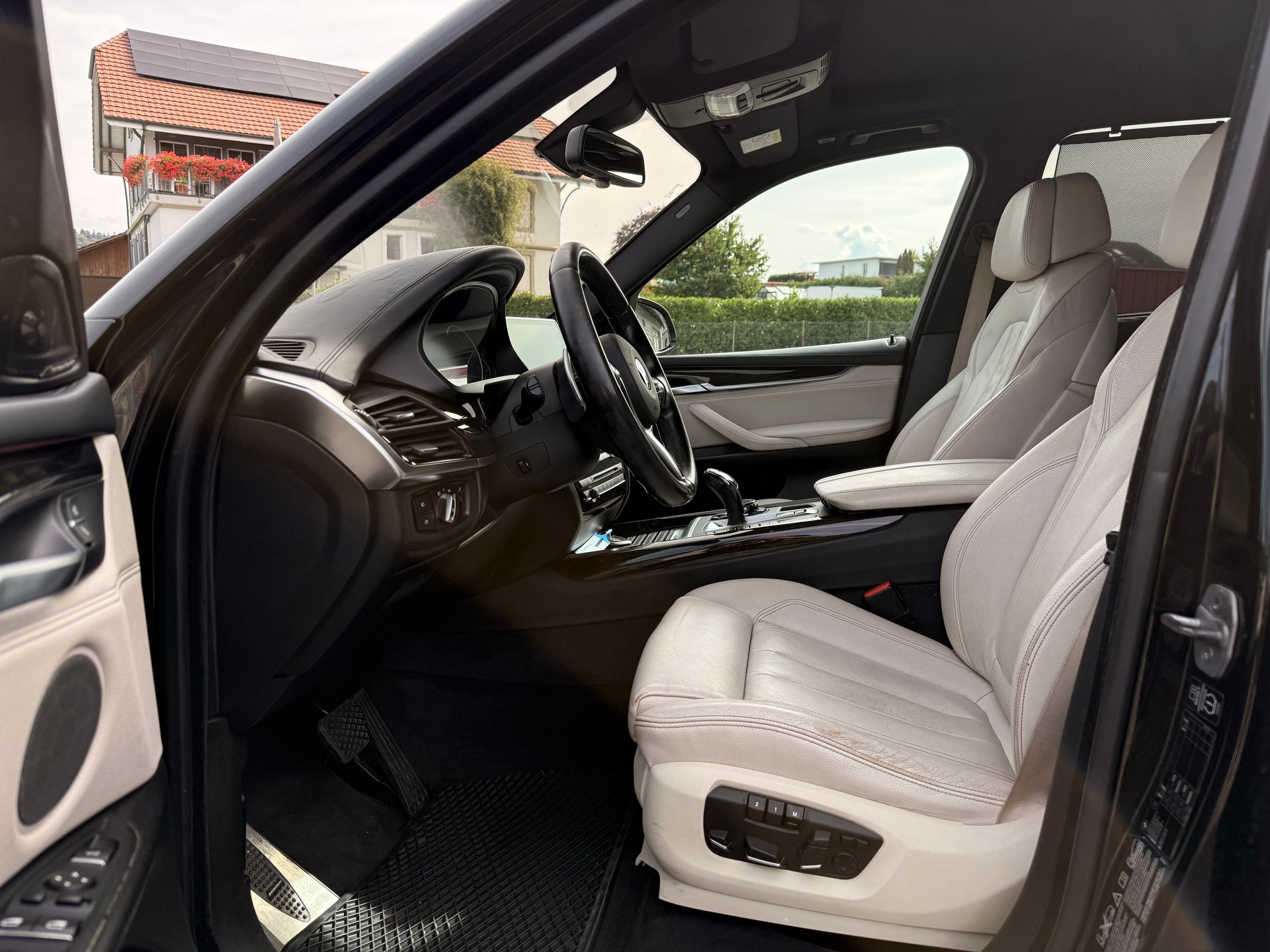 BMW X5 xDrive M50d Steptronic-image-18