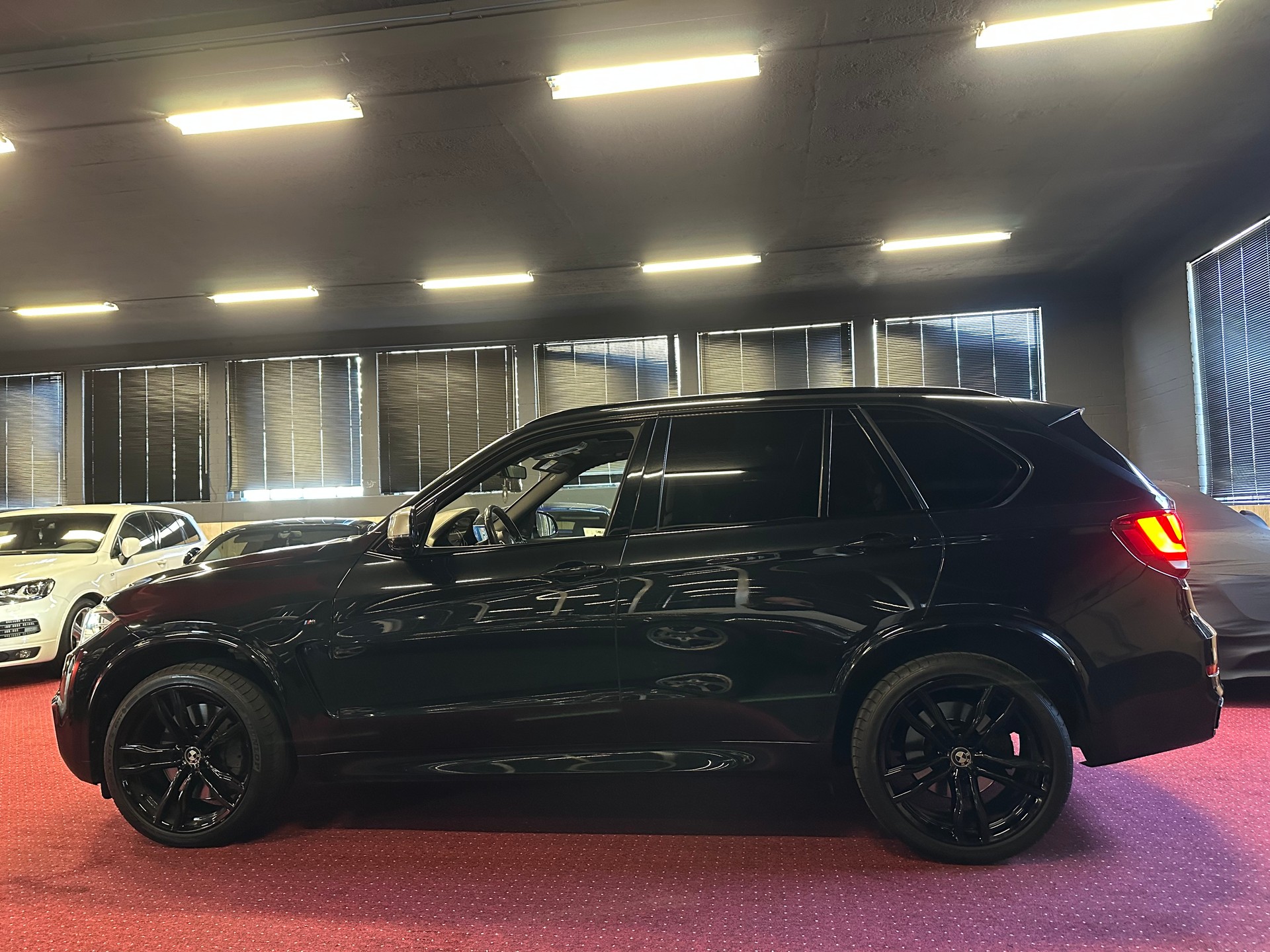 BMW X5 xDrive M50d Steptronic-image-6