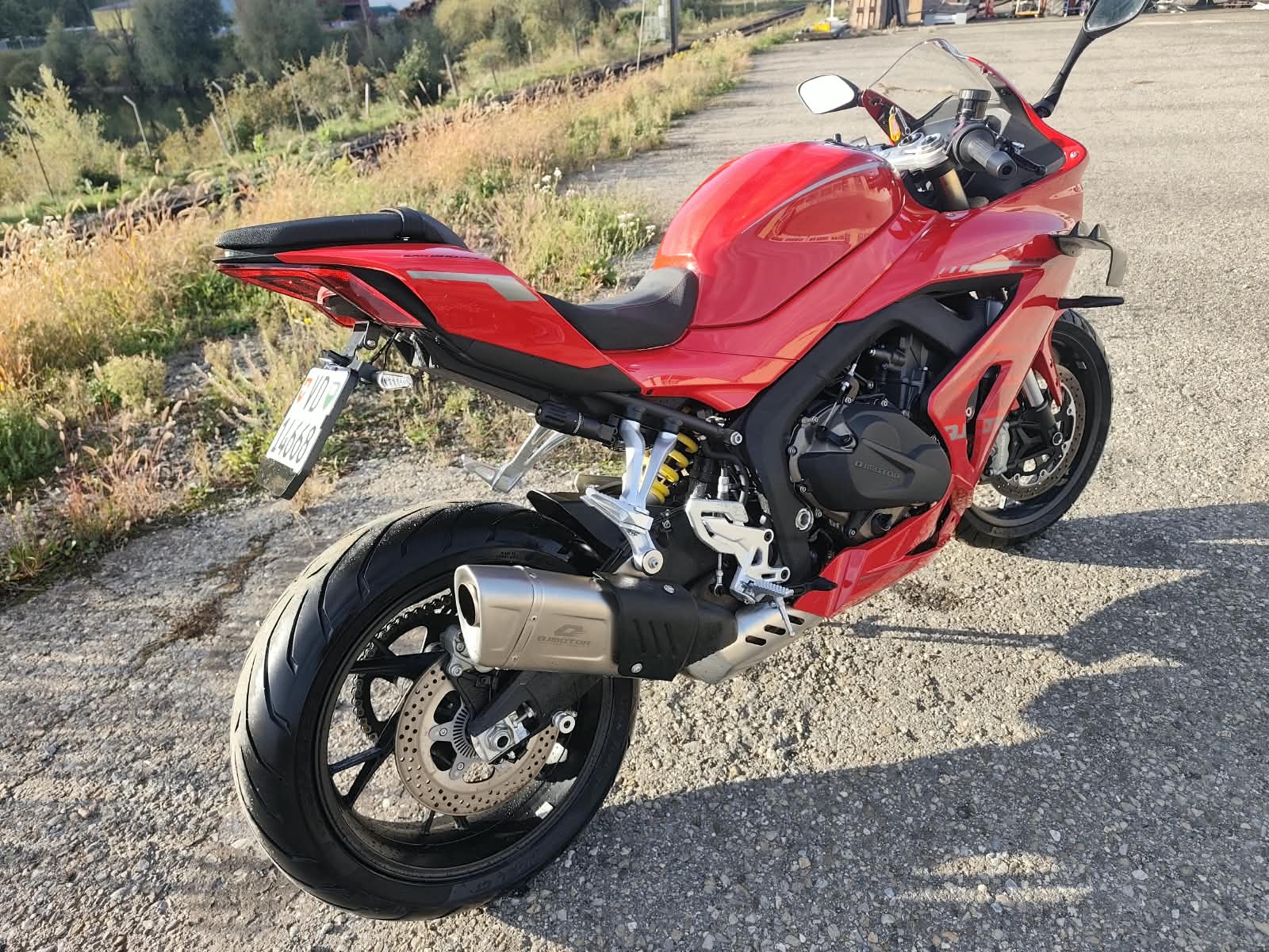 QJ 800 RR-image-1