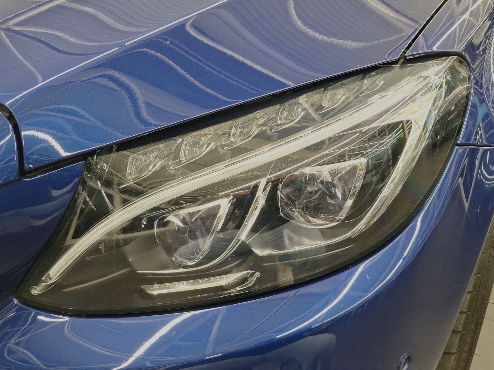 MERCEDES-BENZ C 300 AMG Line-showroom-element-3