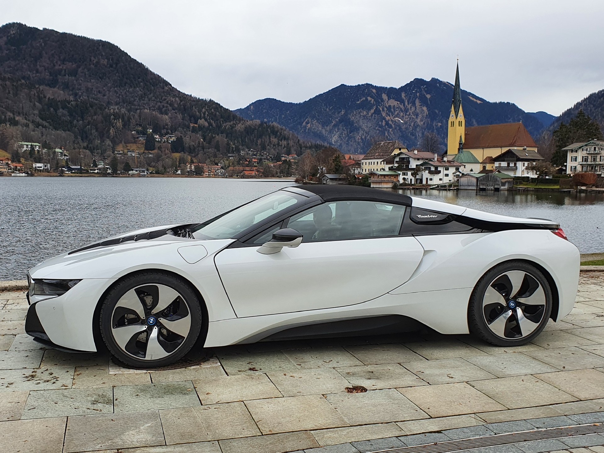 BMW i8 Roadster-image-14