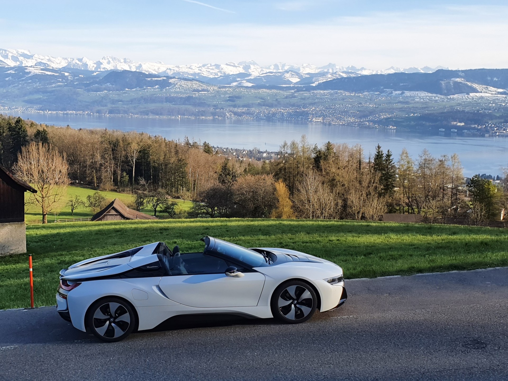 BMW i8 Roadster-image-9