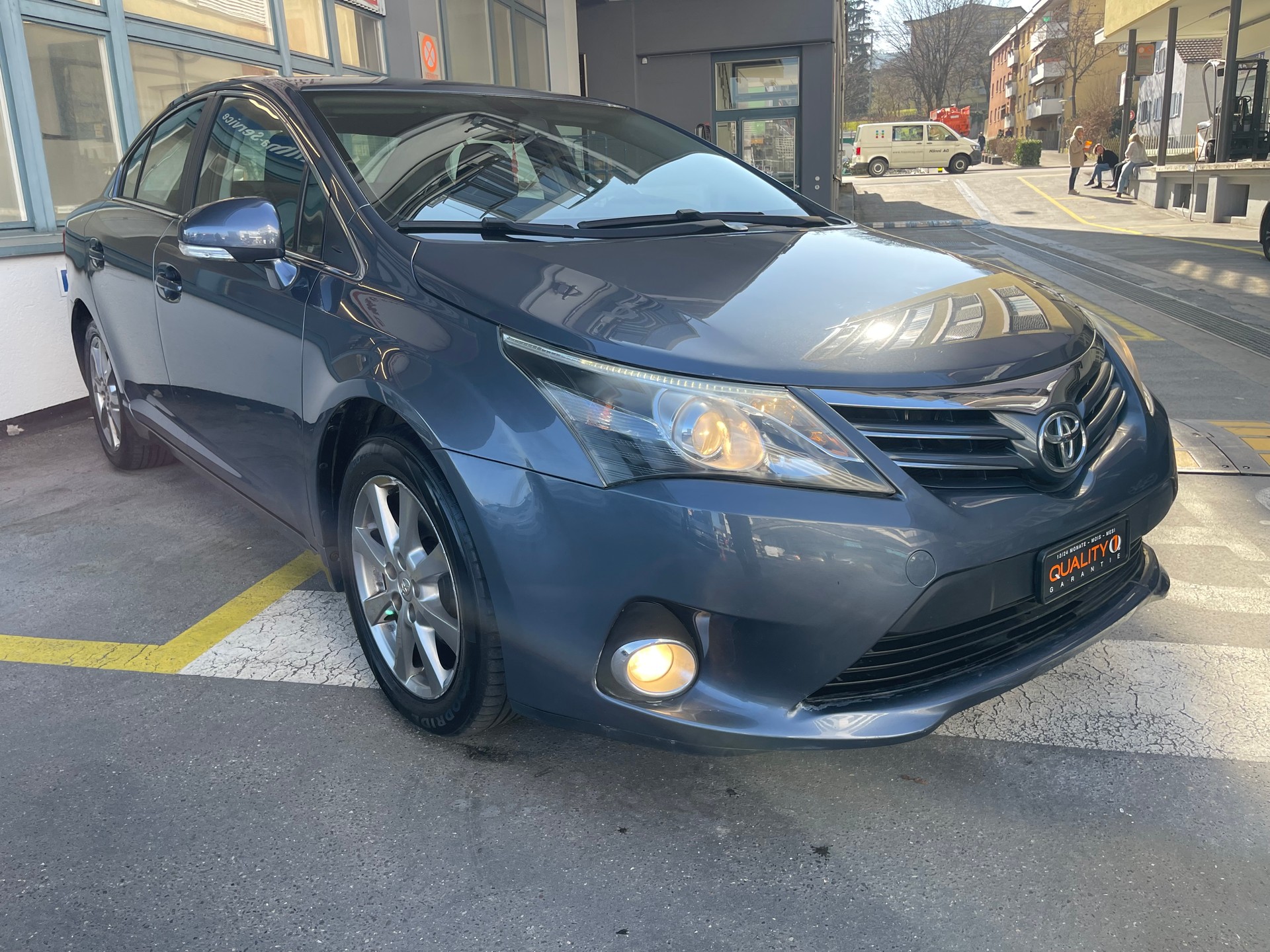 TOYOTA AVENSIS-image-2