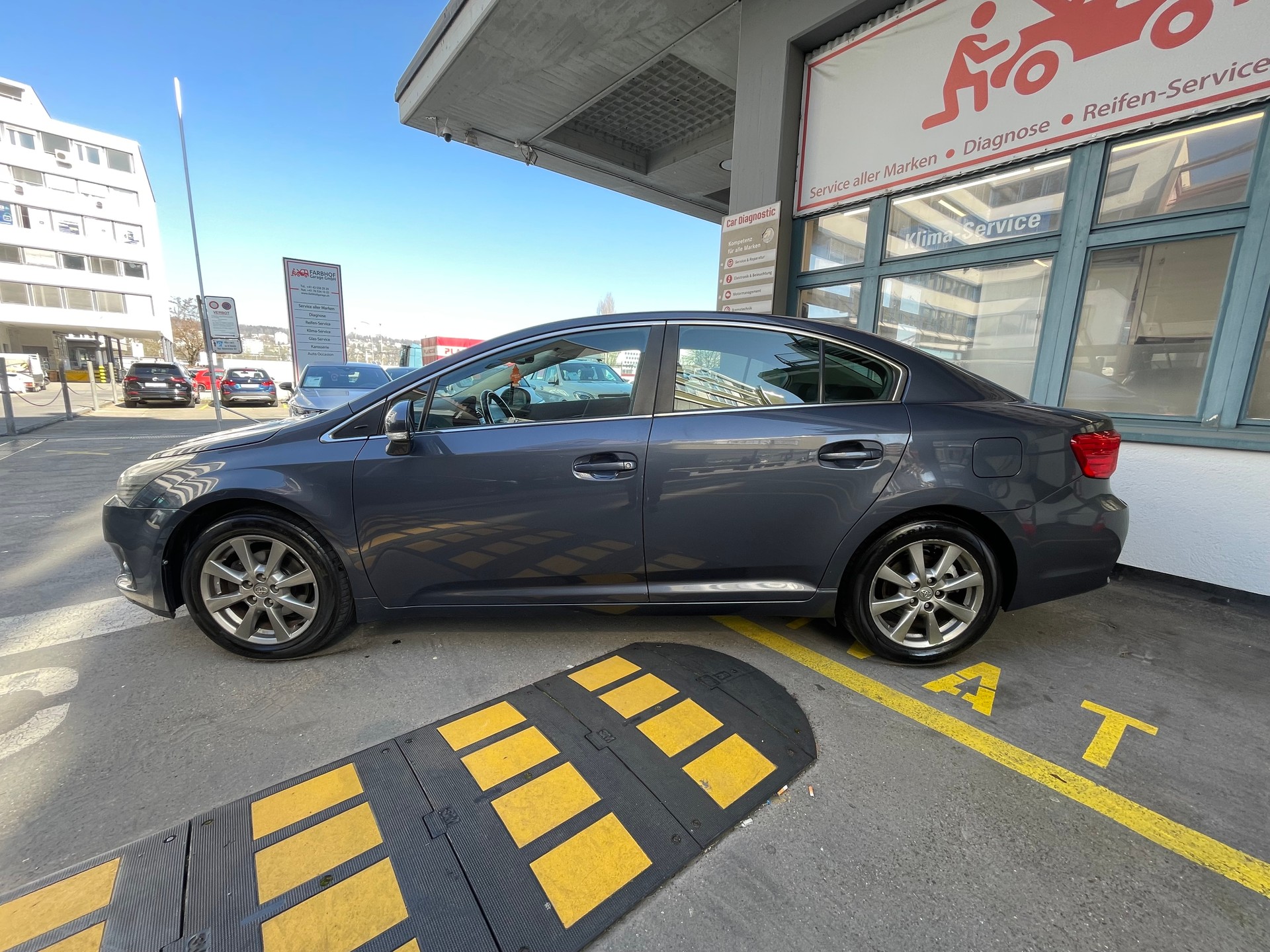 TOYOTA AVENSIS-image-7
