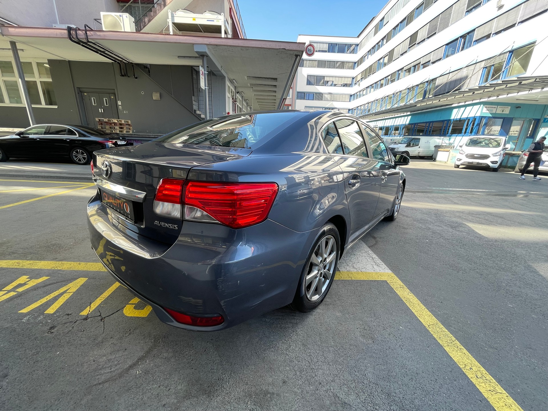 TOYOTA AVENSIS-image-4