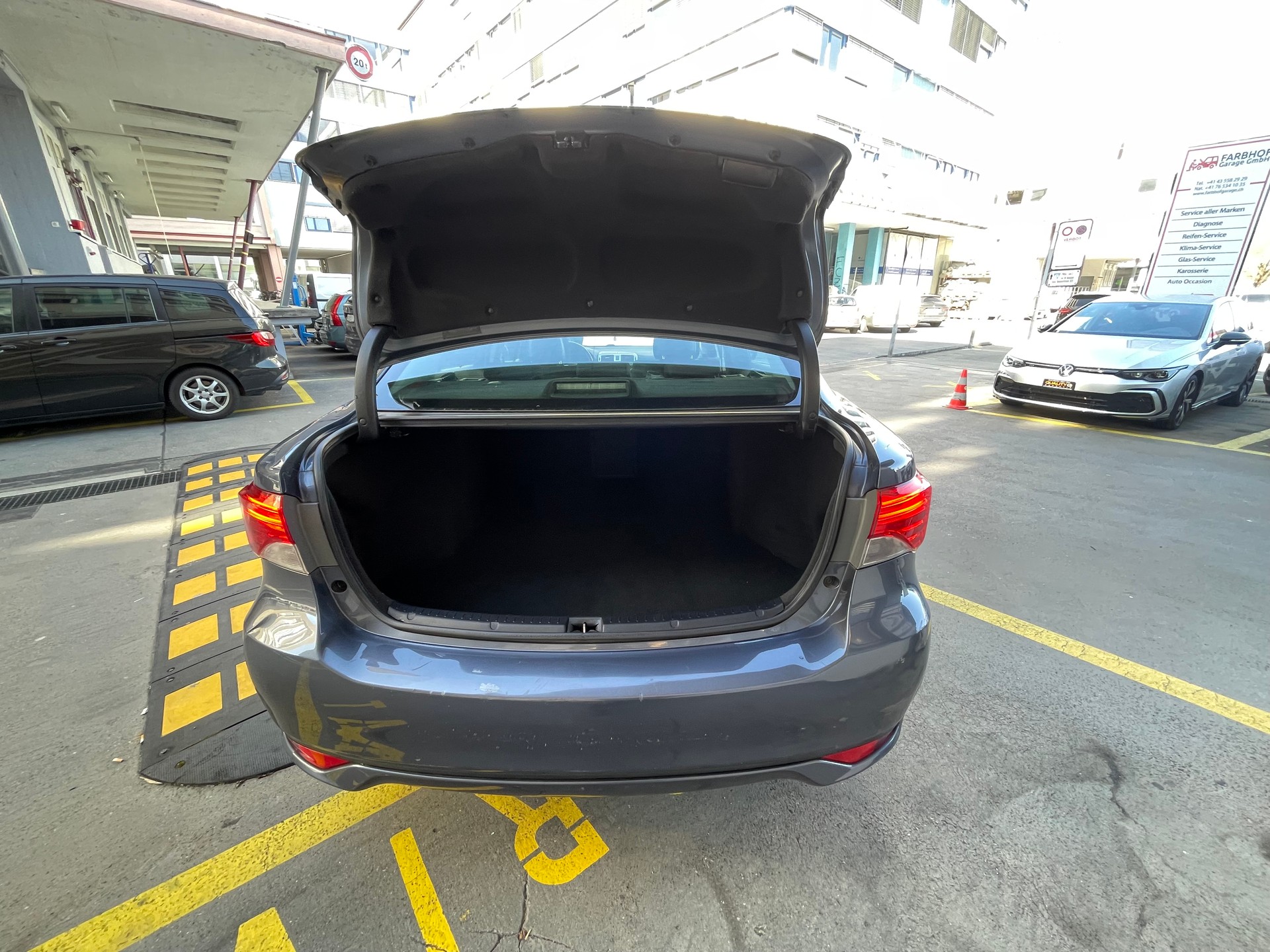 TOYOTA AVENSIS-image-8