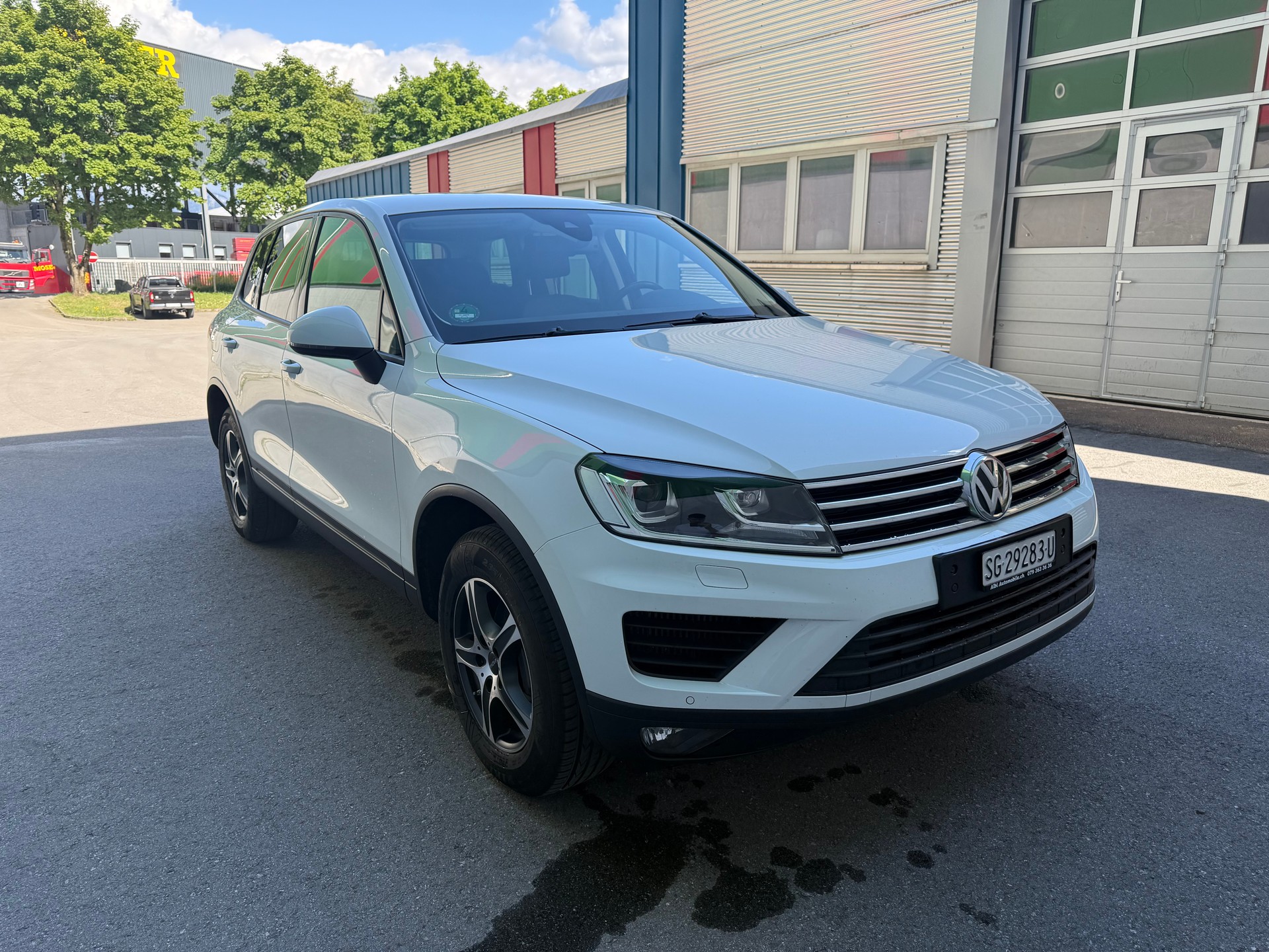 VW Touareg 3.0 TDI BlueMotion Technology Tiptronic-image-2
