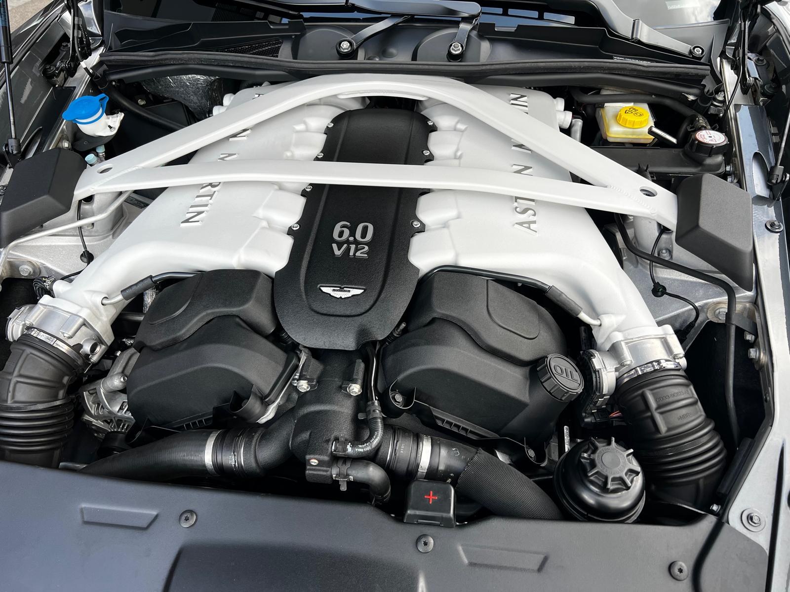 ASTON MARTIN Vanquish V12 5.9-48 Carbon Black Touchtronic 3-image-14