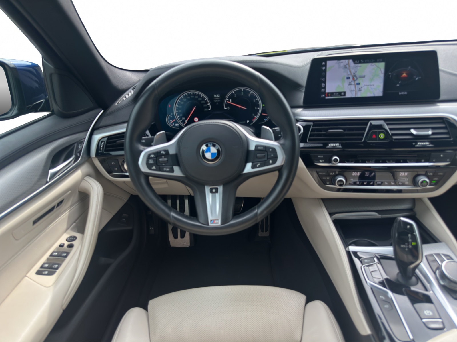 BMW 540i xDrive Touring Steptronic-image-9