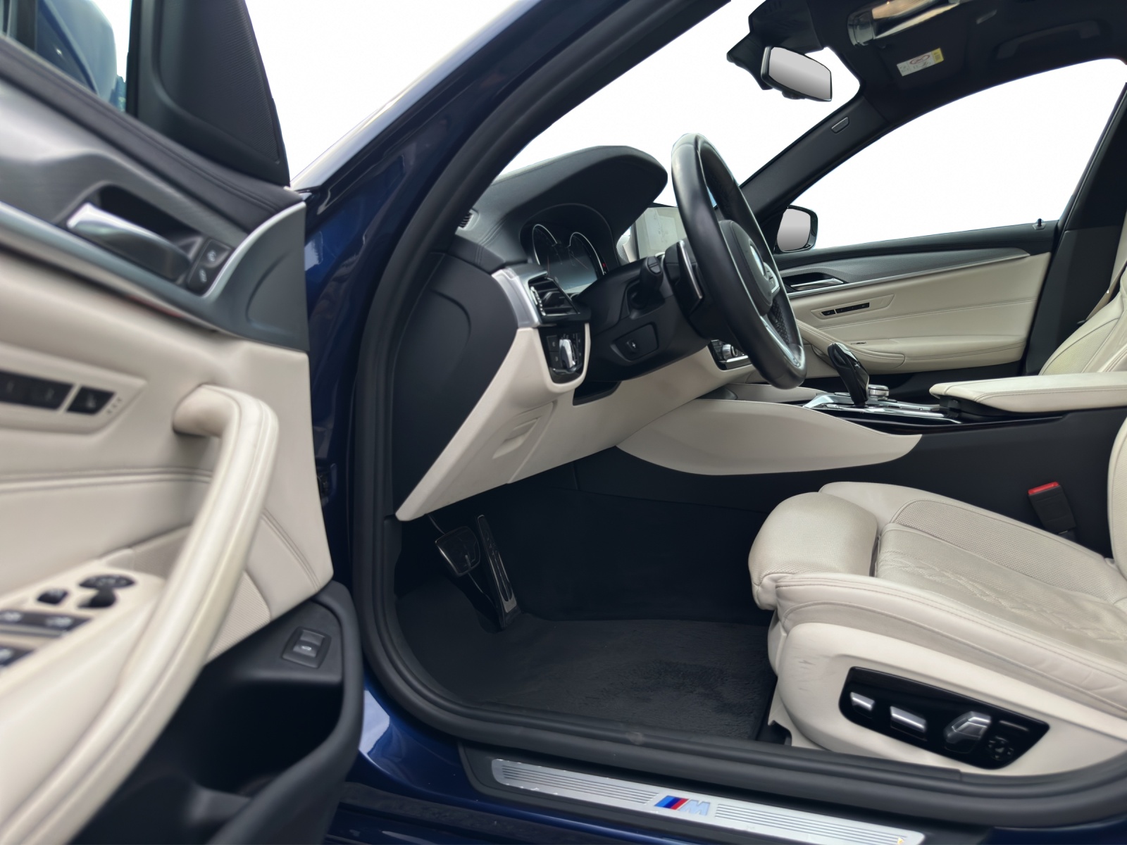 BMW 540i xDrive Touring Steptronic-image-14