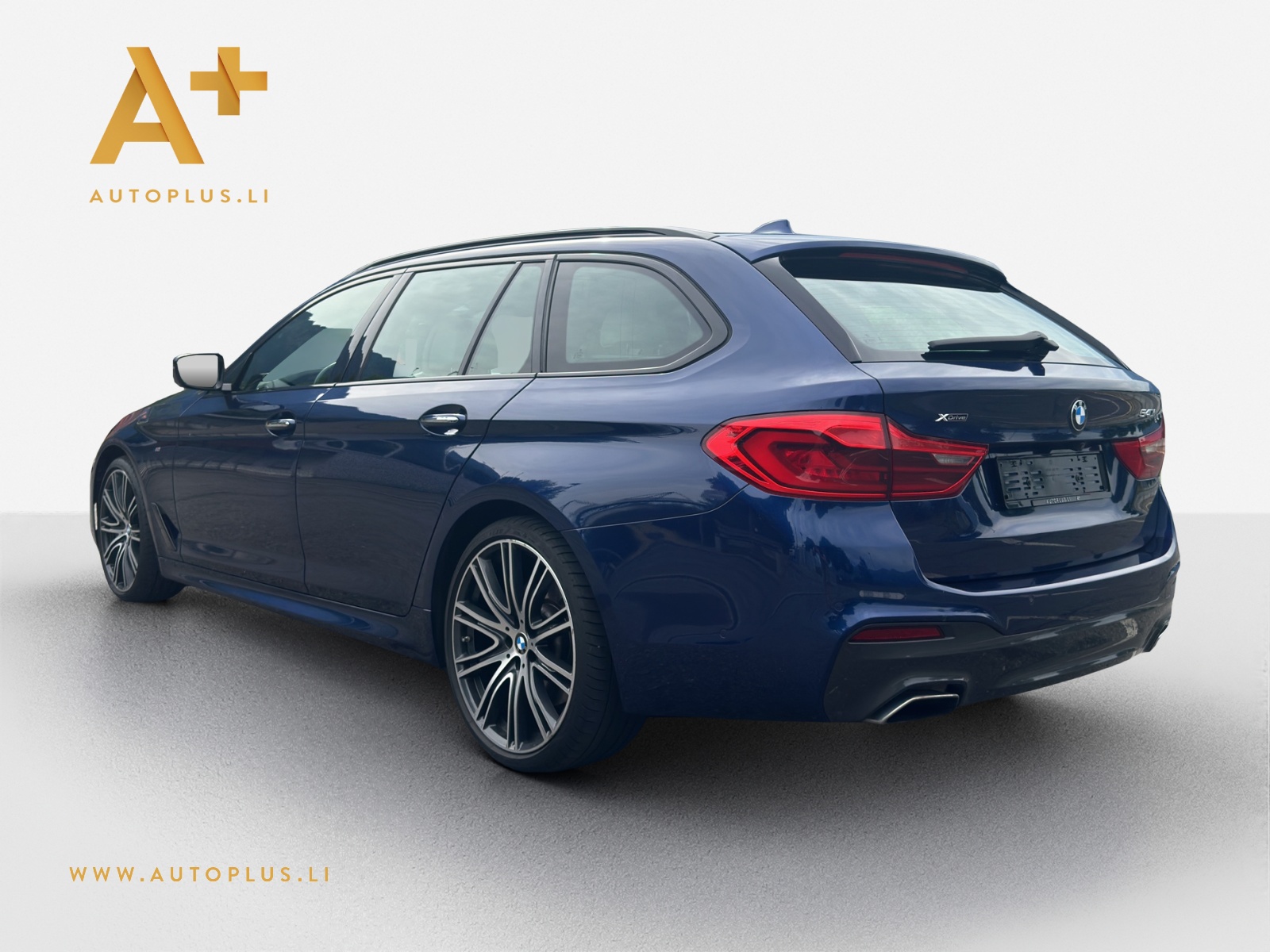 BMW 540i xDrive Touring Steptronic-image-3