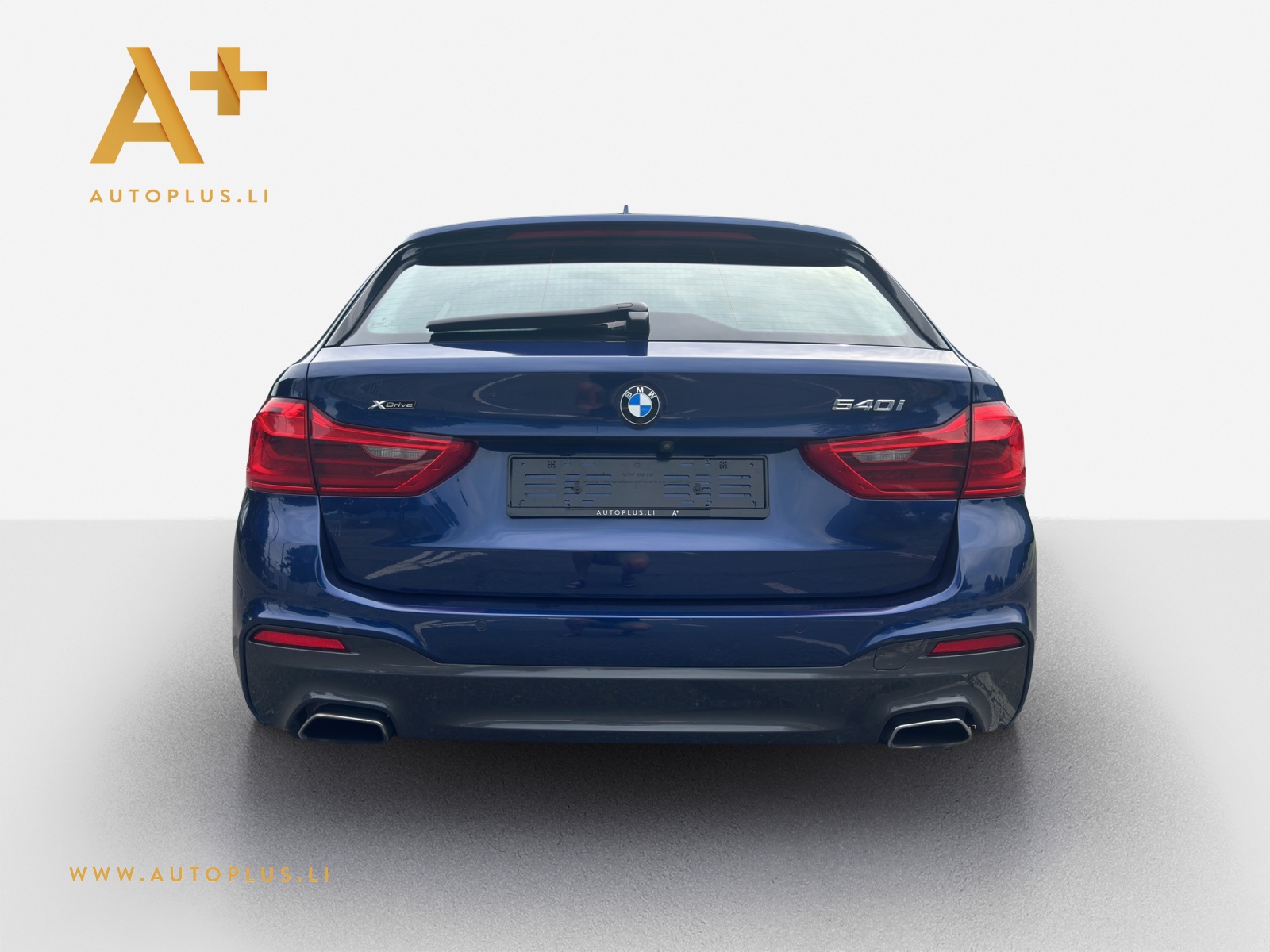 BMW 540i xDrive Touring Steptronic-image-4