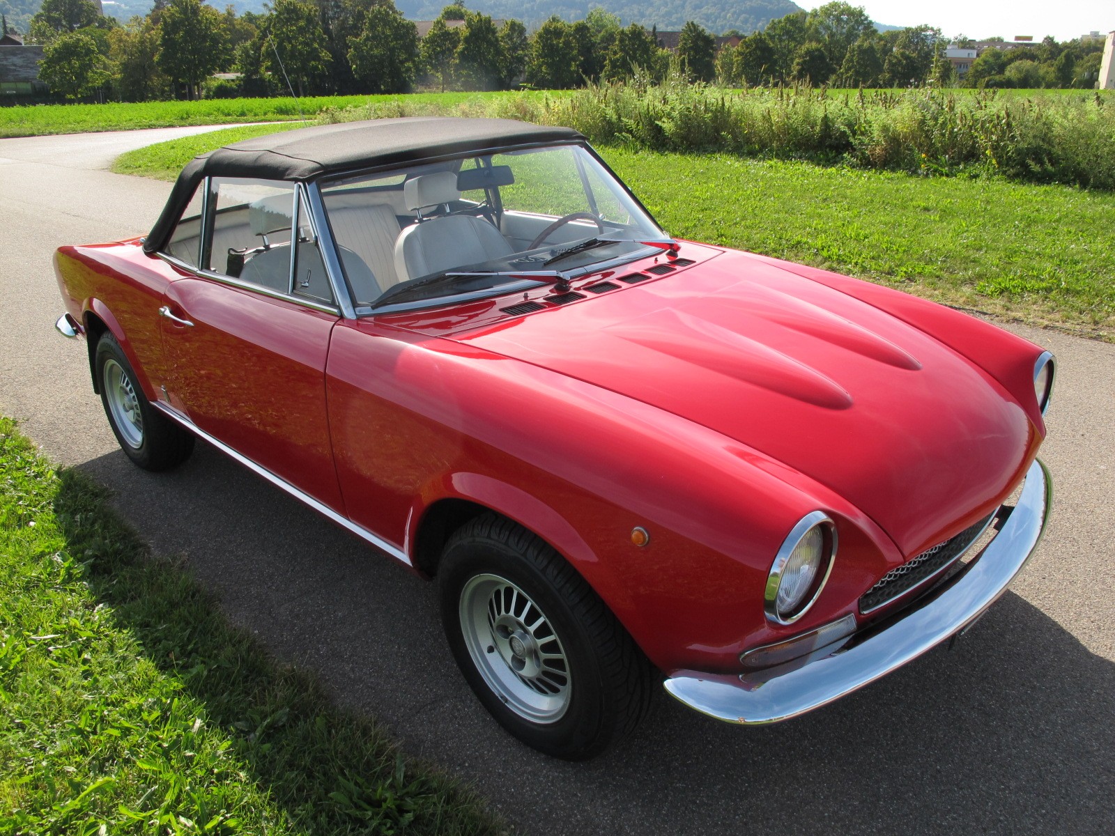 FIAT 124 Sport Spider-image-14