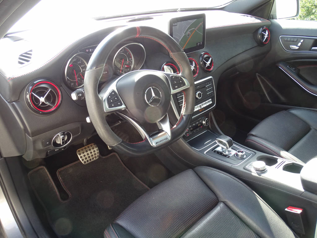 MERCEDES-BENZ Classe GLA 45 AMG 4Matic-showroom-element-3