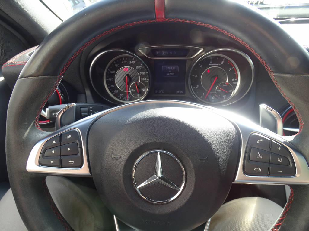 MERCEDES-BENZ Classe GLA 45 AMG 4Matic-image-10