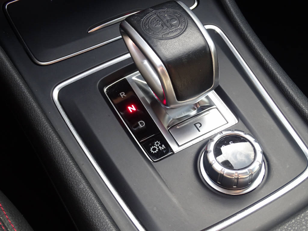 MERCEDES-BENZ Classe GLA 45 AMG 4Matic-image-14