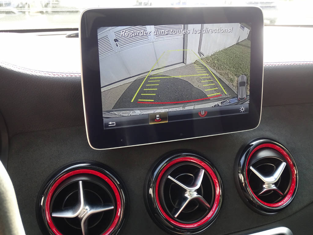 MERCEDES-BENZ Classe GLA 45 AMG 4Matic-image-11