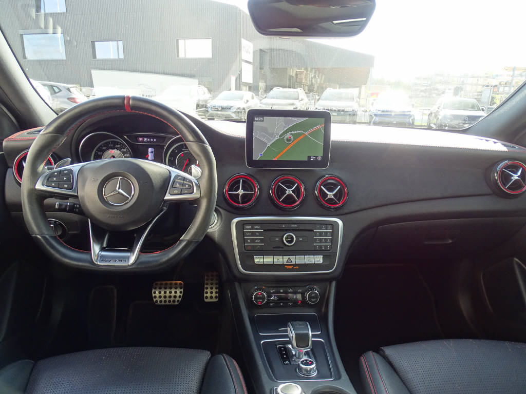 MERCEDES-BENZ Classe GLA 45 AMG 4Matic-image-9