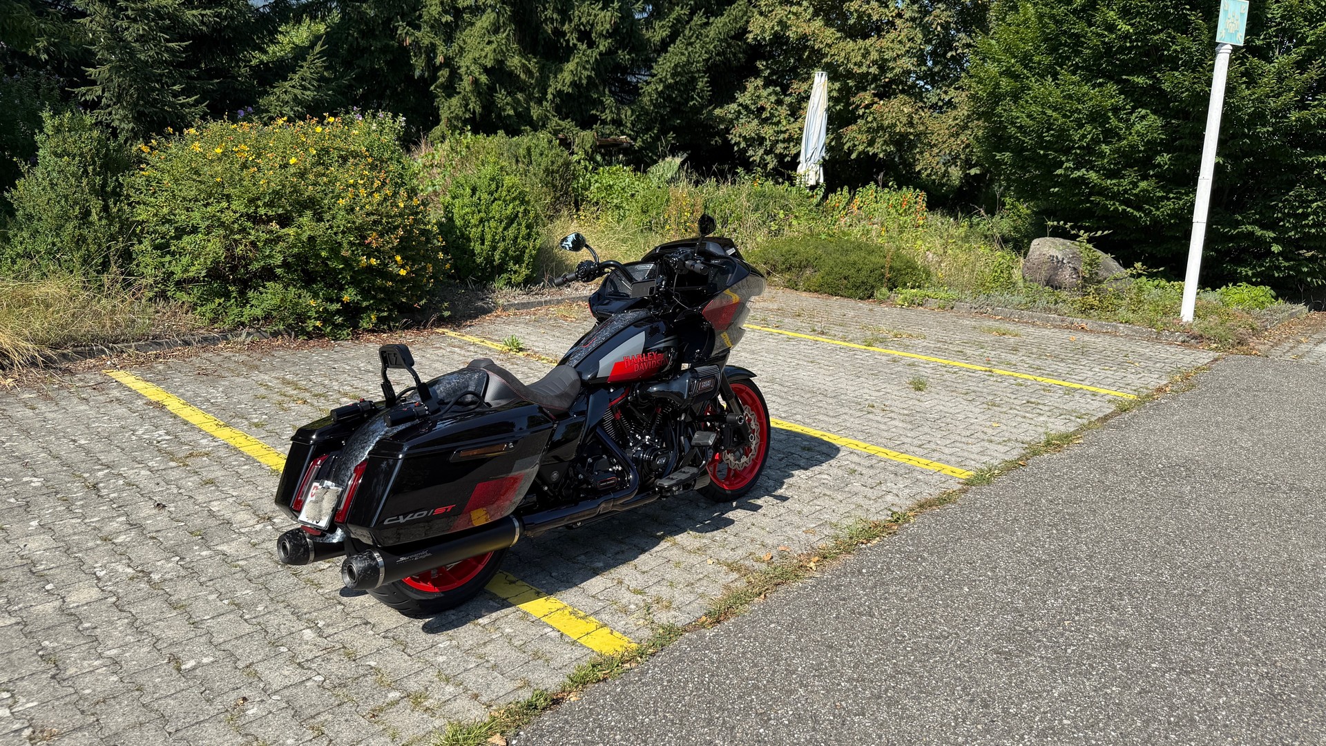 HARLEY-DAVIDSON FLTRXSTSE Road Glide ST 121 CVO-image-3