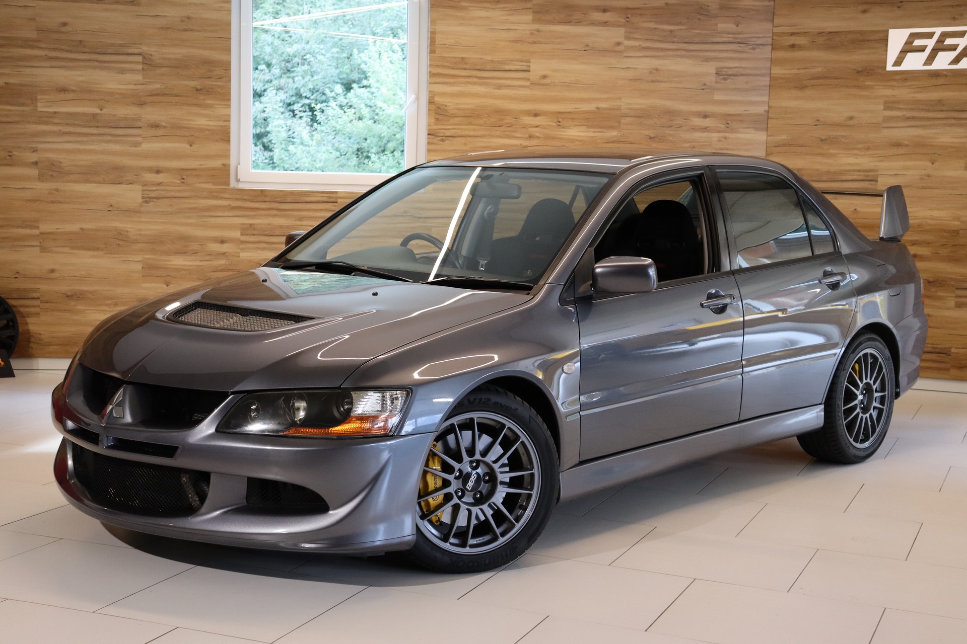 MITSUBISHI Lancer Evo 8 2.0 EVOLUTION MR-showroom-element-1