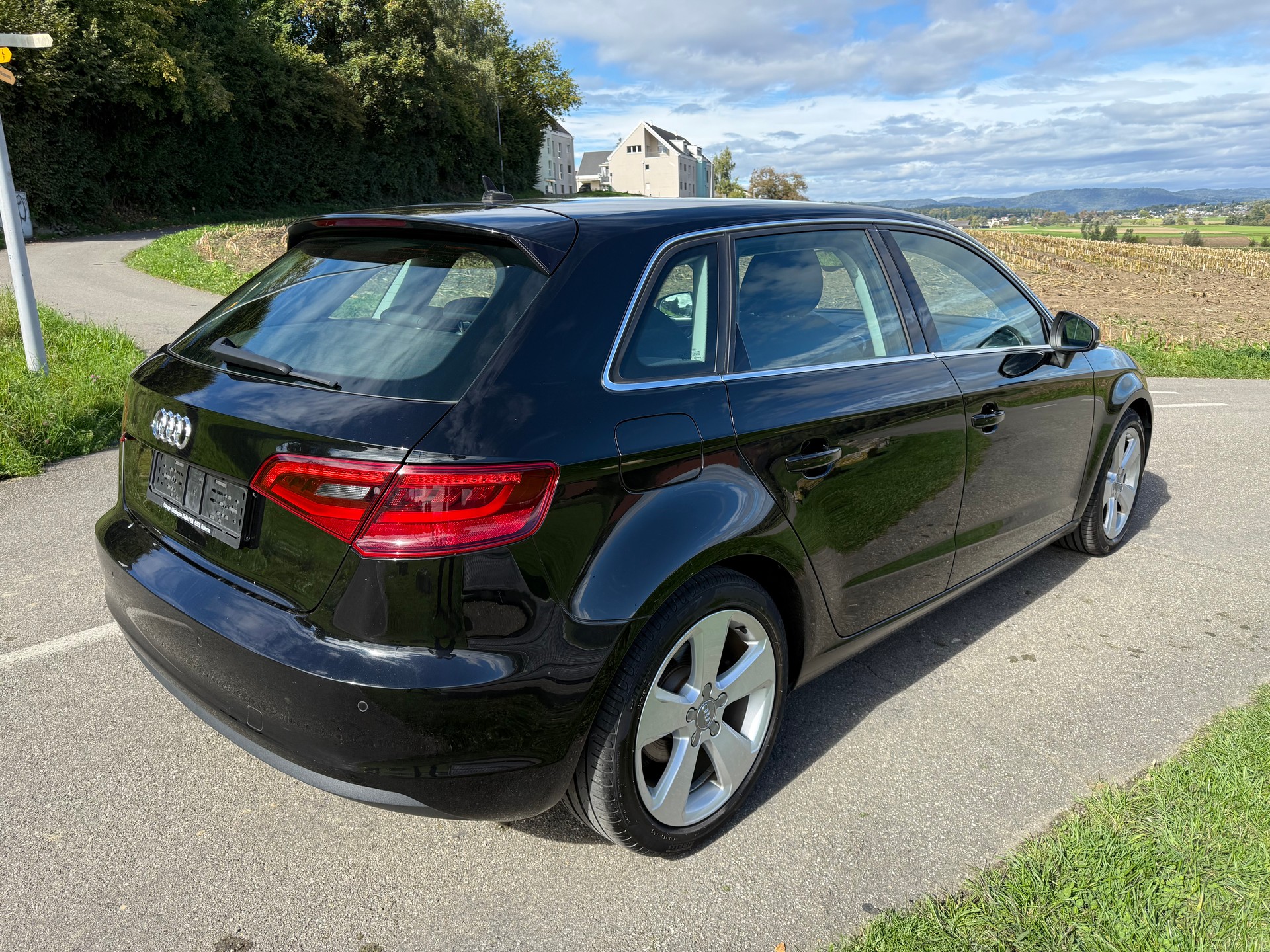AUDI A3 Sportback 1.8 TFSI Ambition-image-3