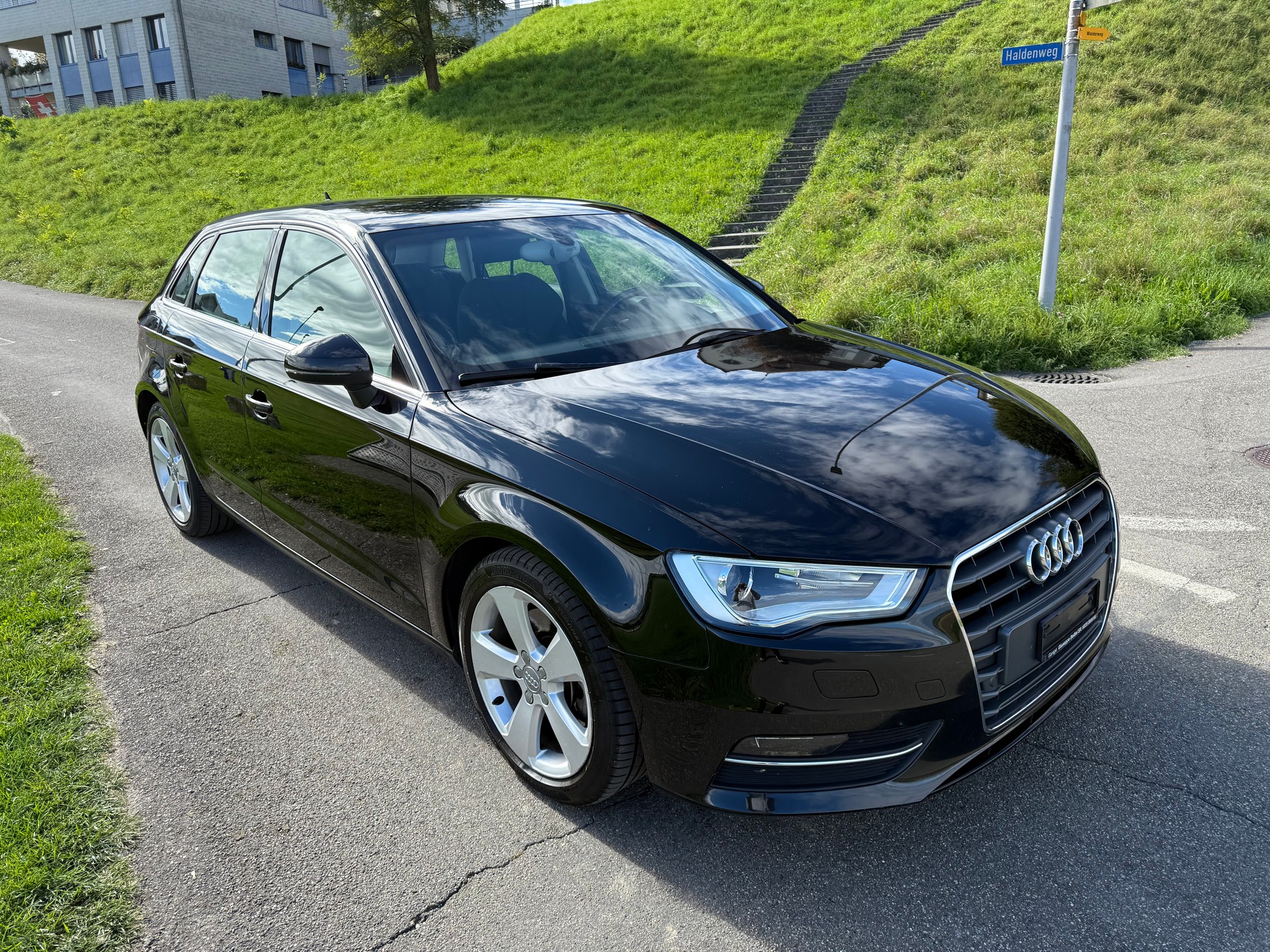 AUDI A3 Sportback 1.8 TFSI Ambition-image-1