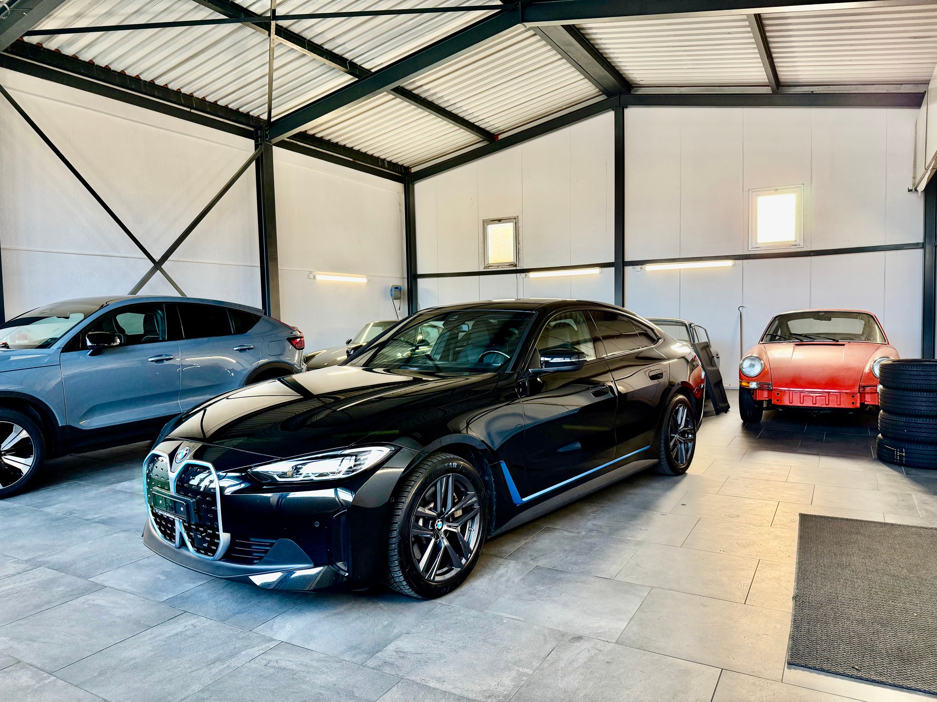 BMW i4 eDrive Sport 40-image-2