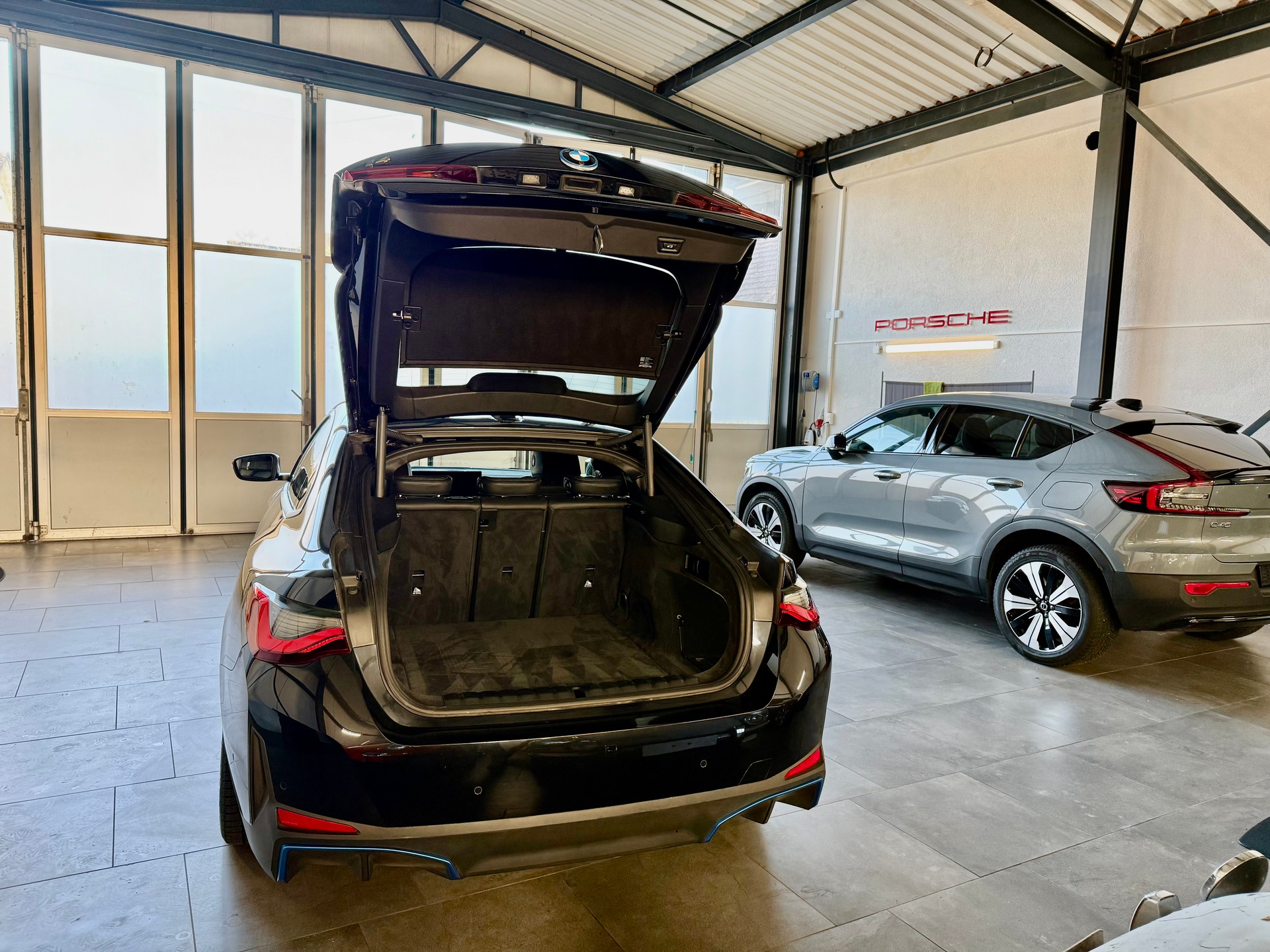 BMW i4 eDrive Sport 40-image-5