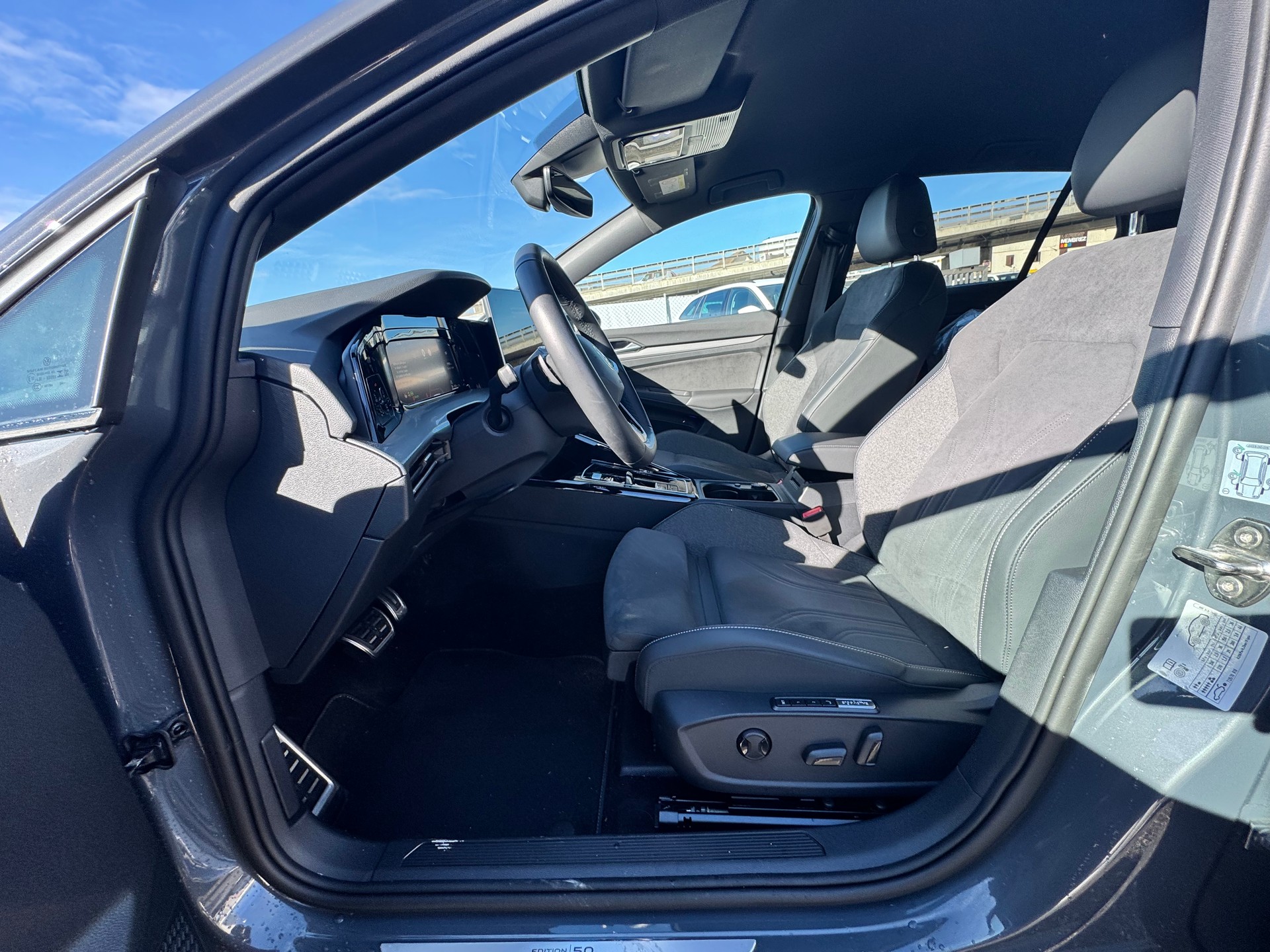 VW Golf 1.5 e TSI mHEV Edition 50 DSG-image-9
