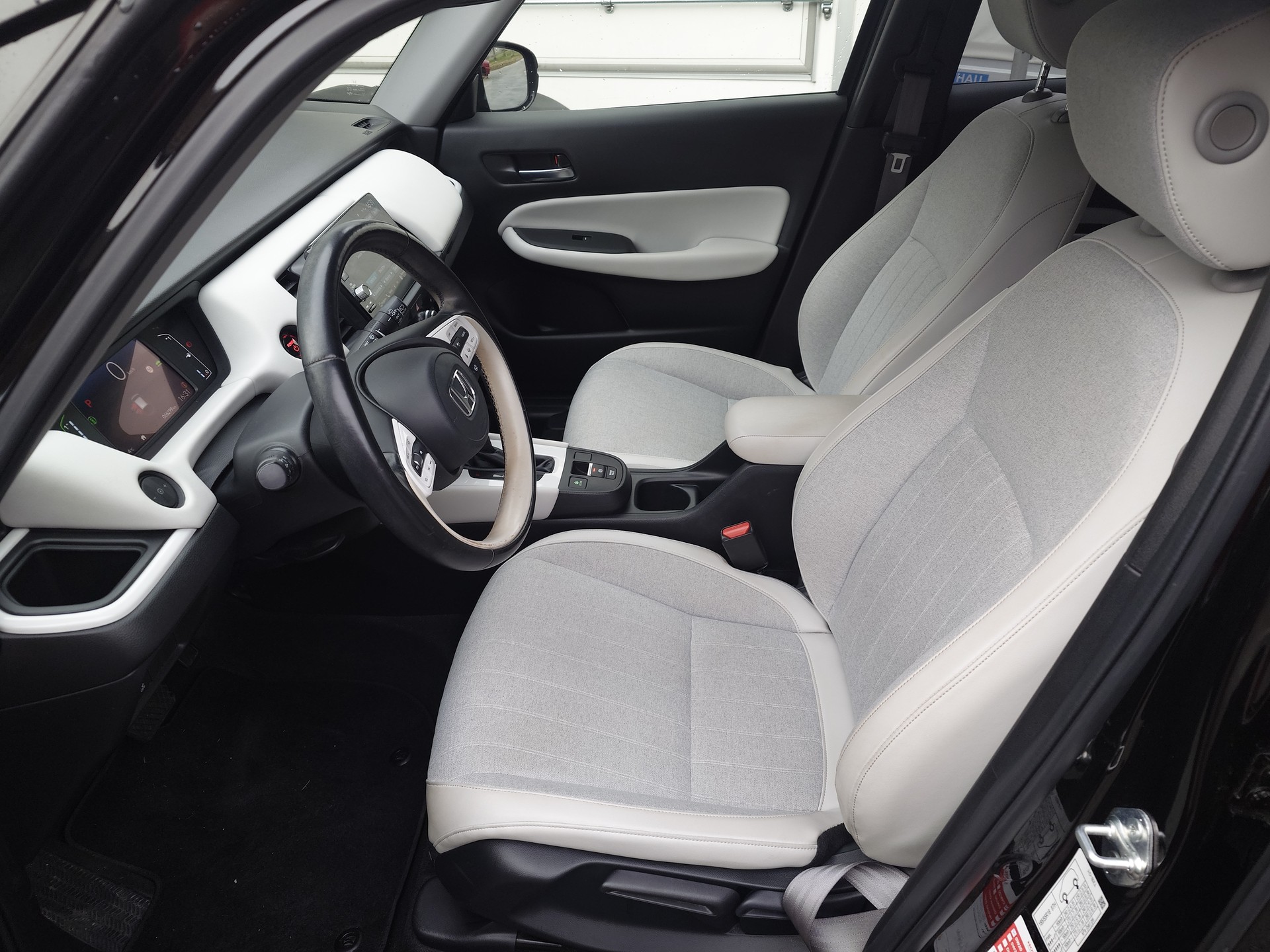 HONDA Jazz 1.5i-MMD Executive E-CVT-image-4