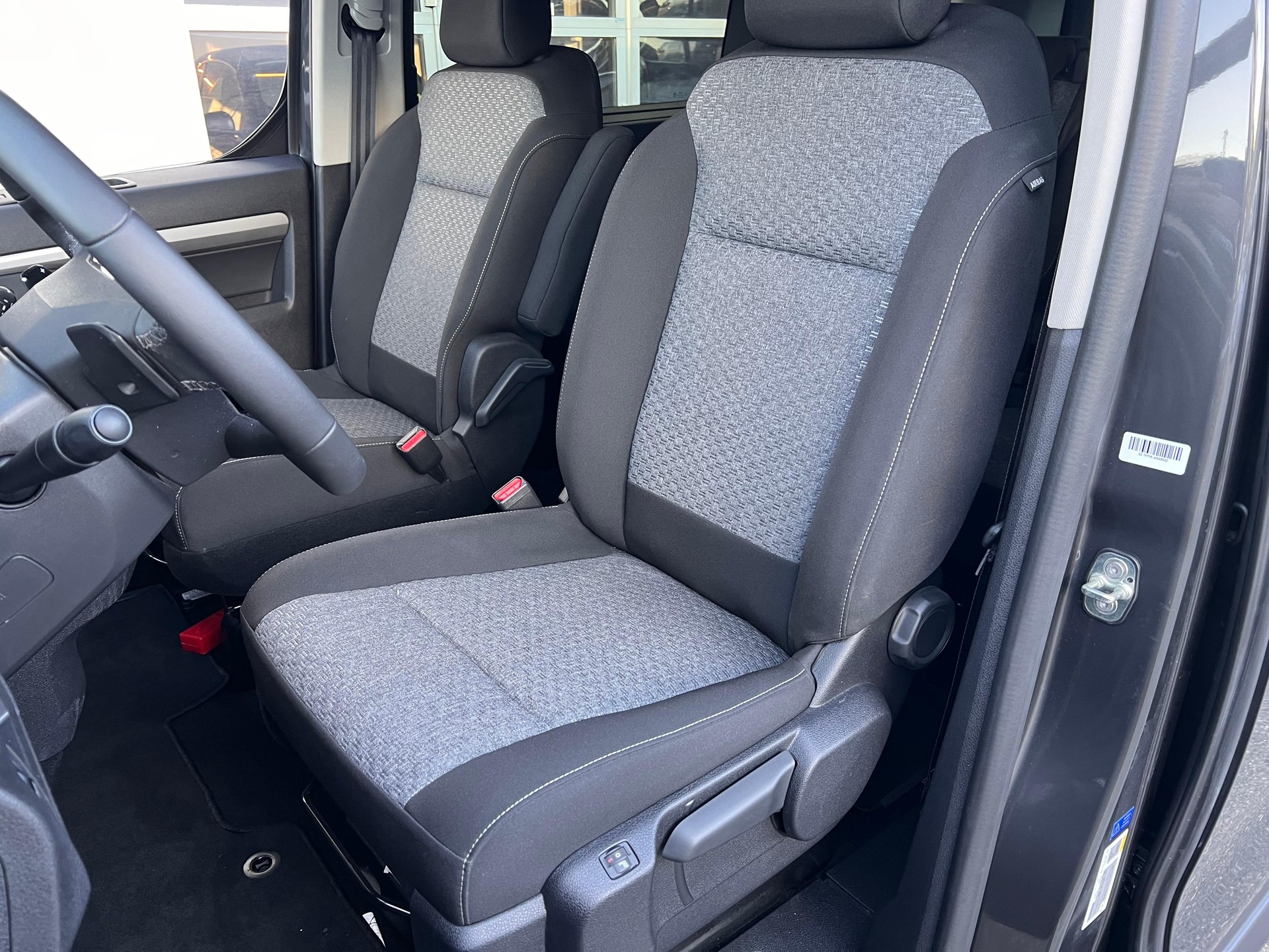 TOYOTA PROACE Verso L1 2.0 D Trend-image-9
