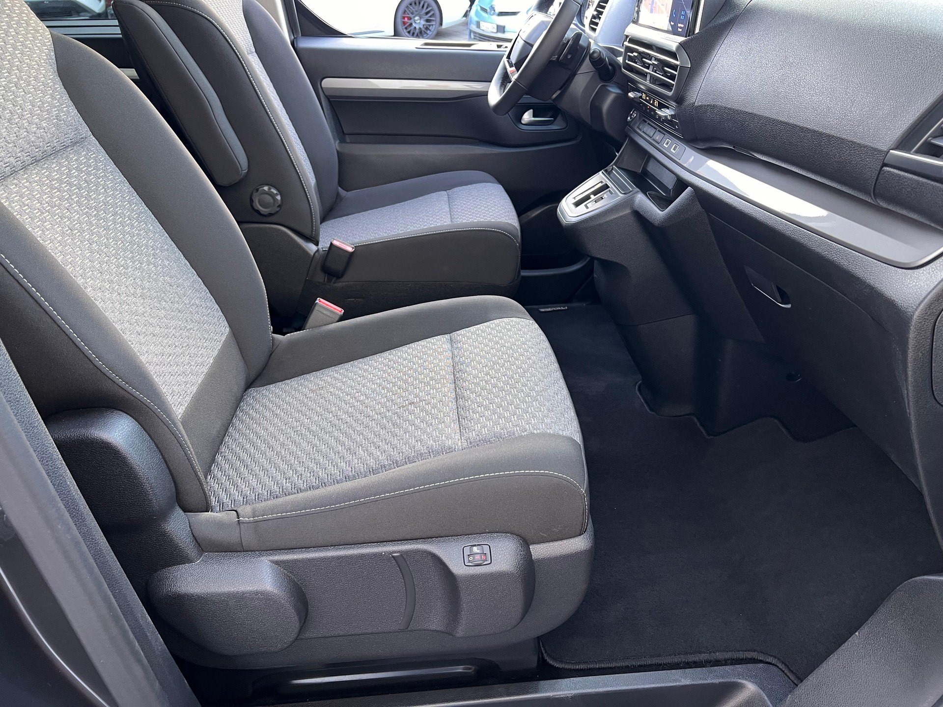TOYOTA PROACE Verso L1 2.0 D Trend-image-13
