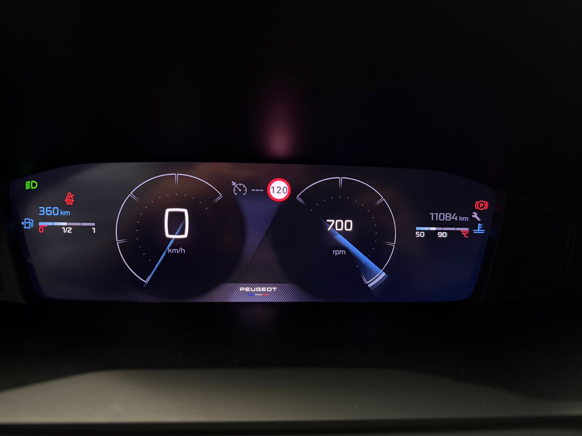PEUGEOT 208 1.2 PureTech Allure-image-12
