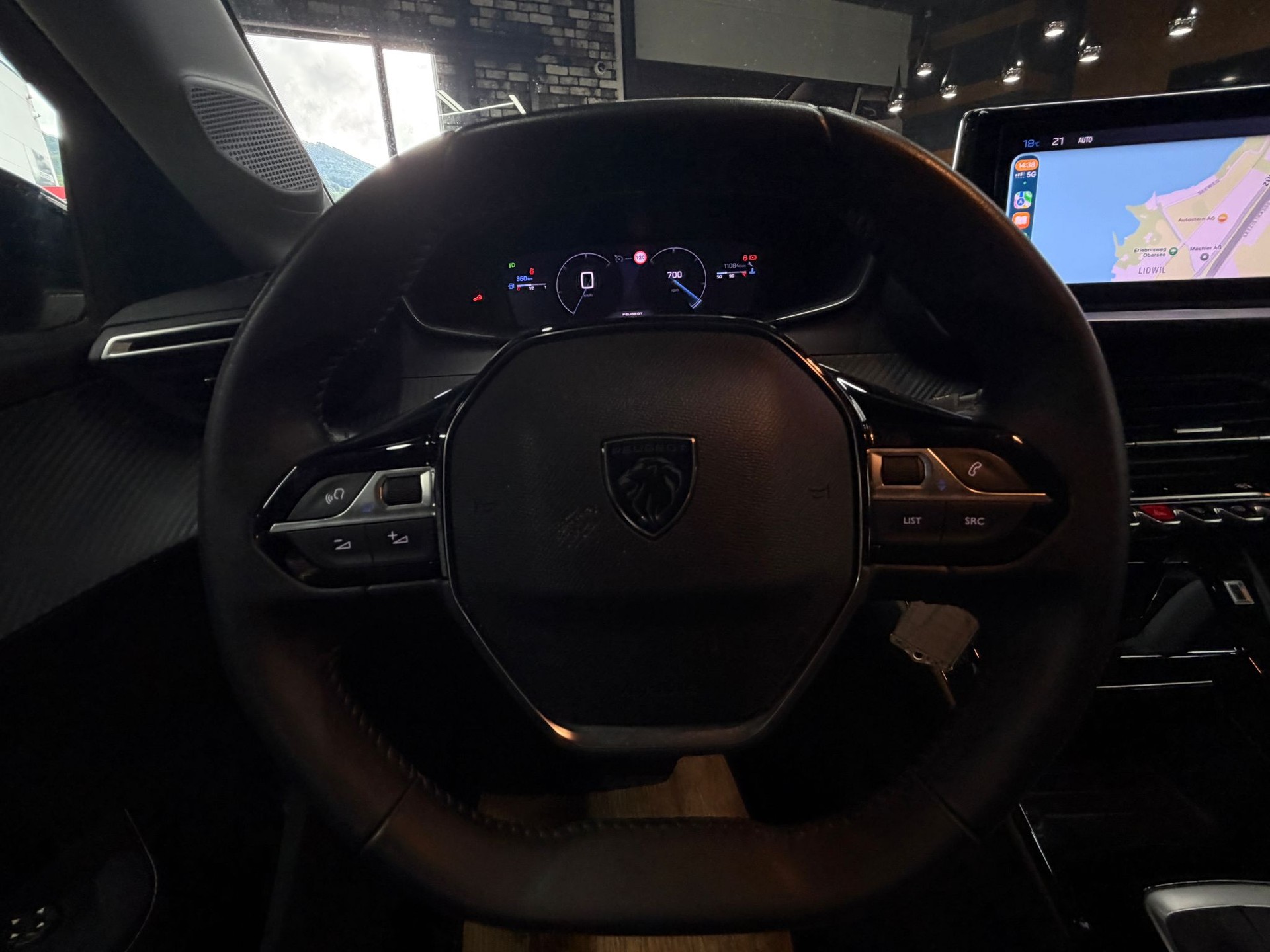 PEUGEOT 208 1.2 PureTech Allure-image-14